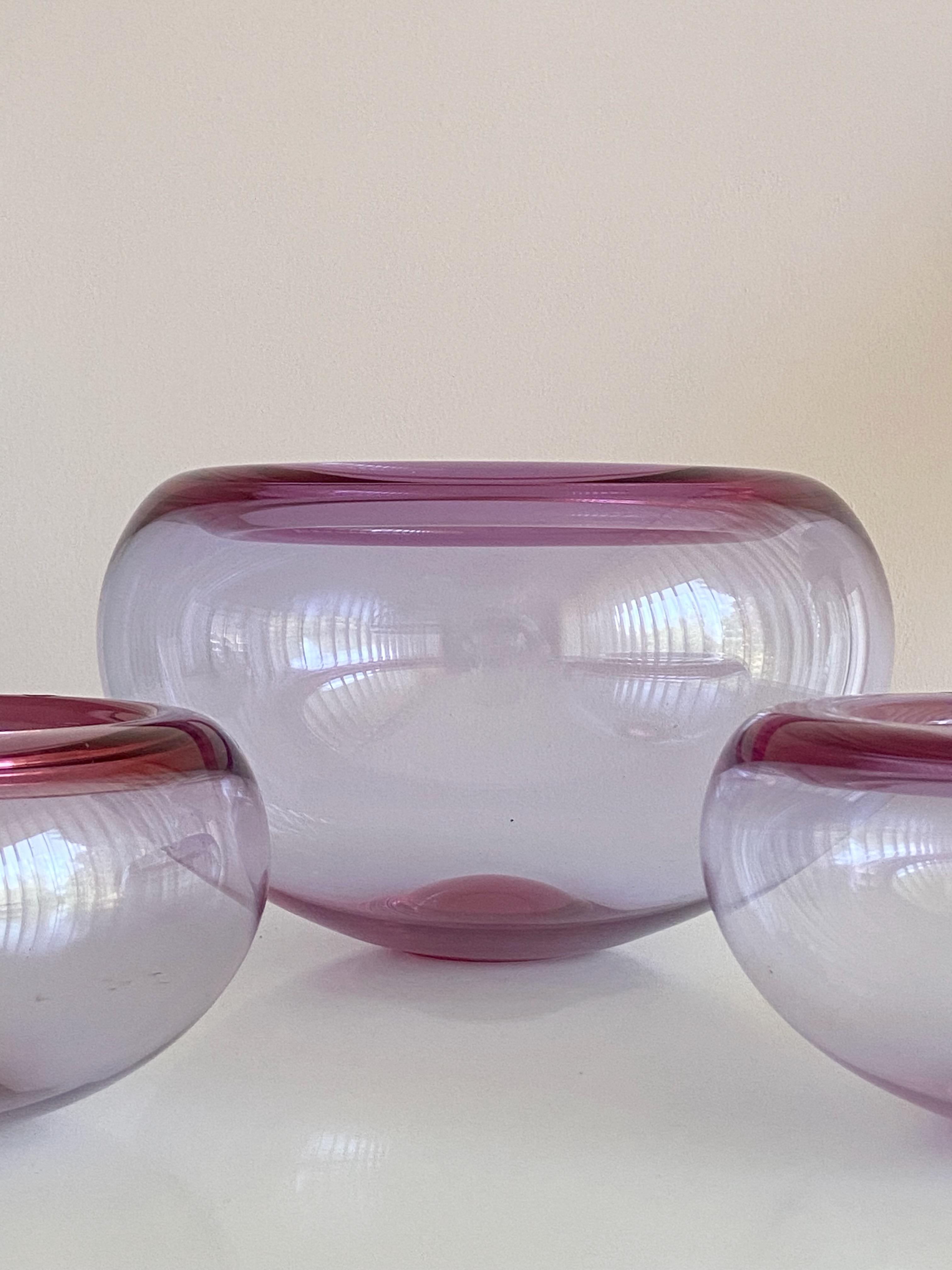 One Medium Size Purple Holmegaard Glass Bowl Provence by Per Lütken Denmark For Sale 1