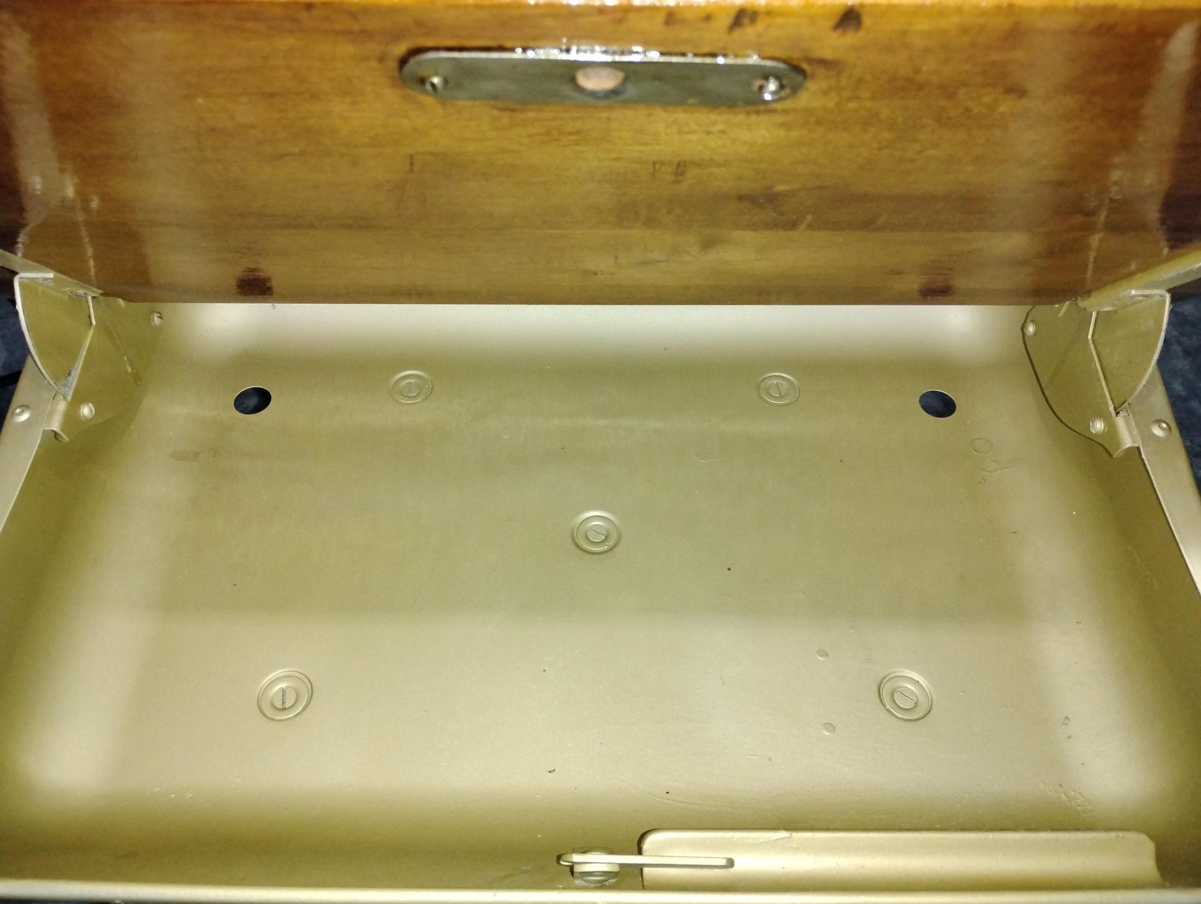 One Mid-Century Cast Iron and Oak Swivel School Desk by American Seating Co in vendita 6