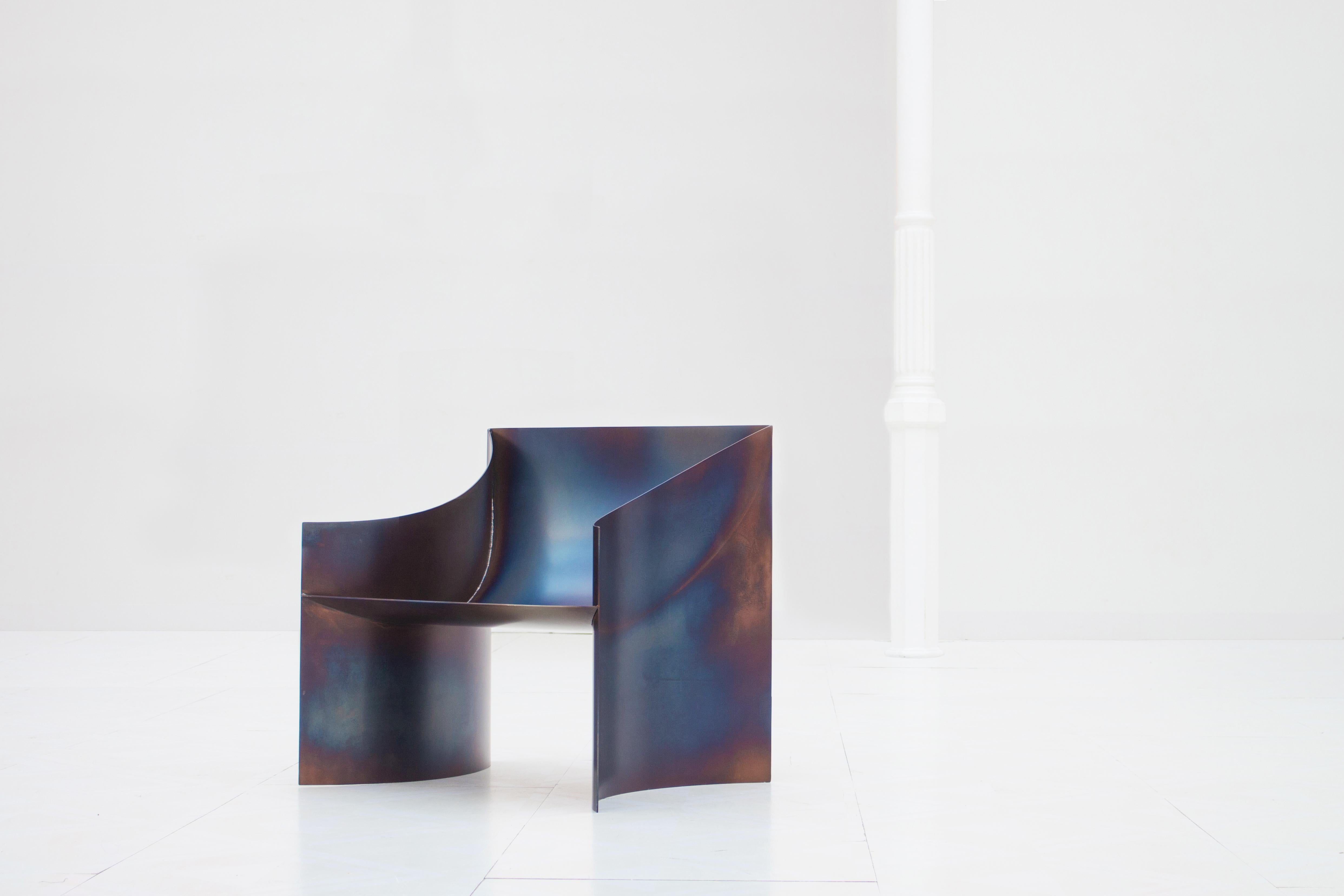 Une chaise minimaliste en métal trempé Neuf à London, GB