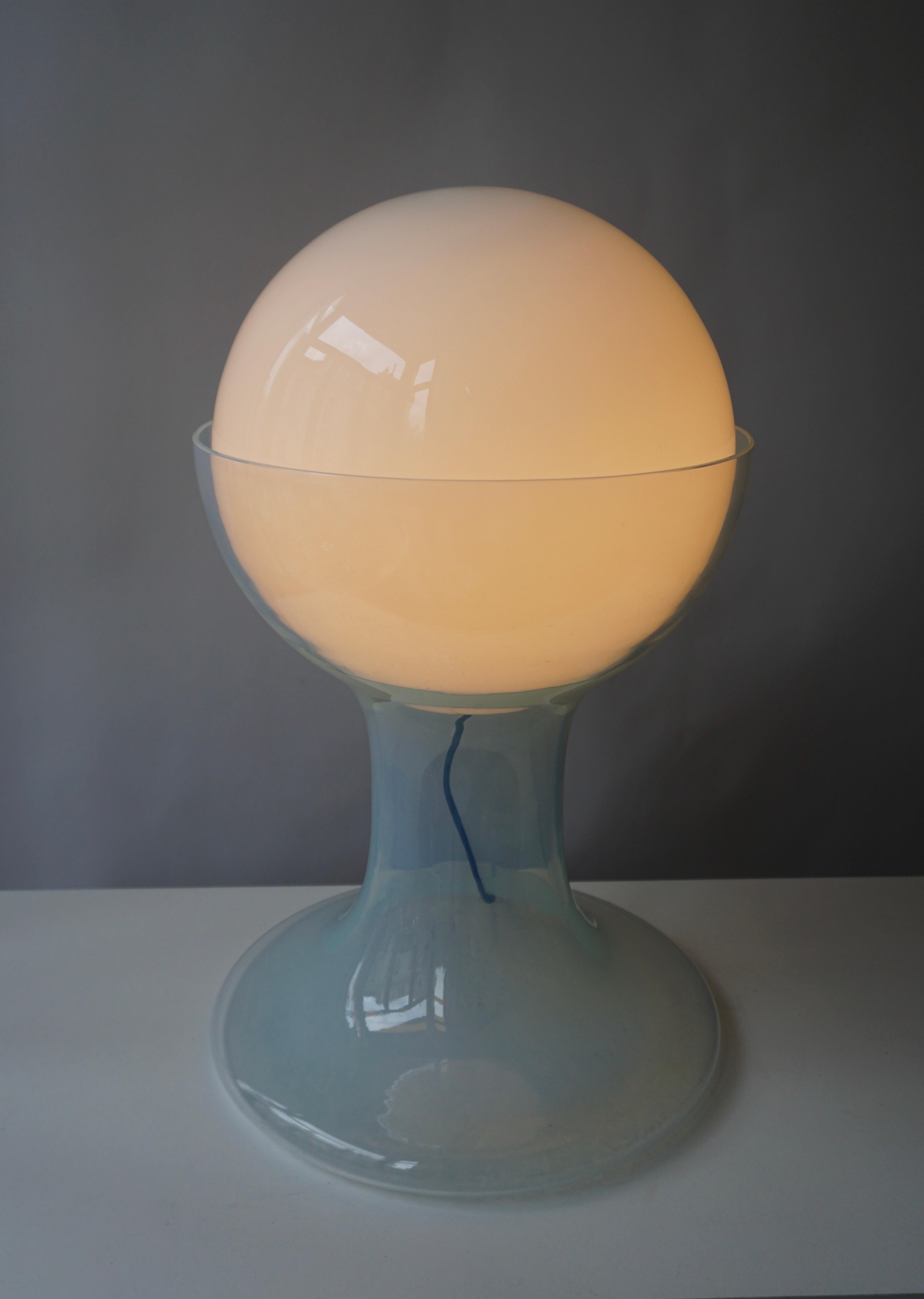 Mid-Century Modern Une lampe de bureau en verre de Murano par A.V. Mazzega en vente