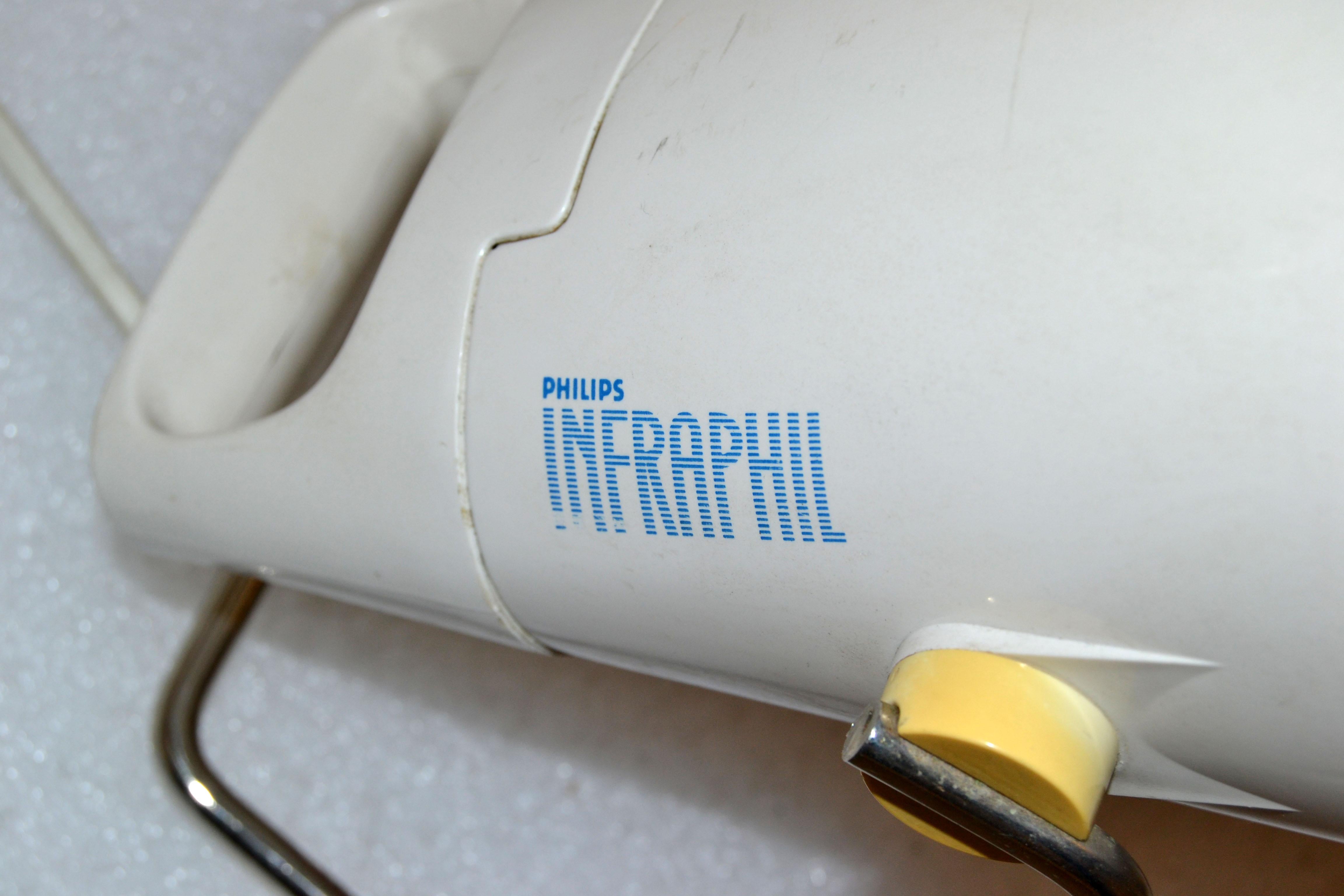 One of 3 Philips Vintage Infrared Heat Lamp Charlotte Perriand HP 3603 Infraphil For Sale 3