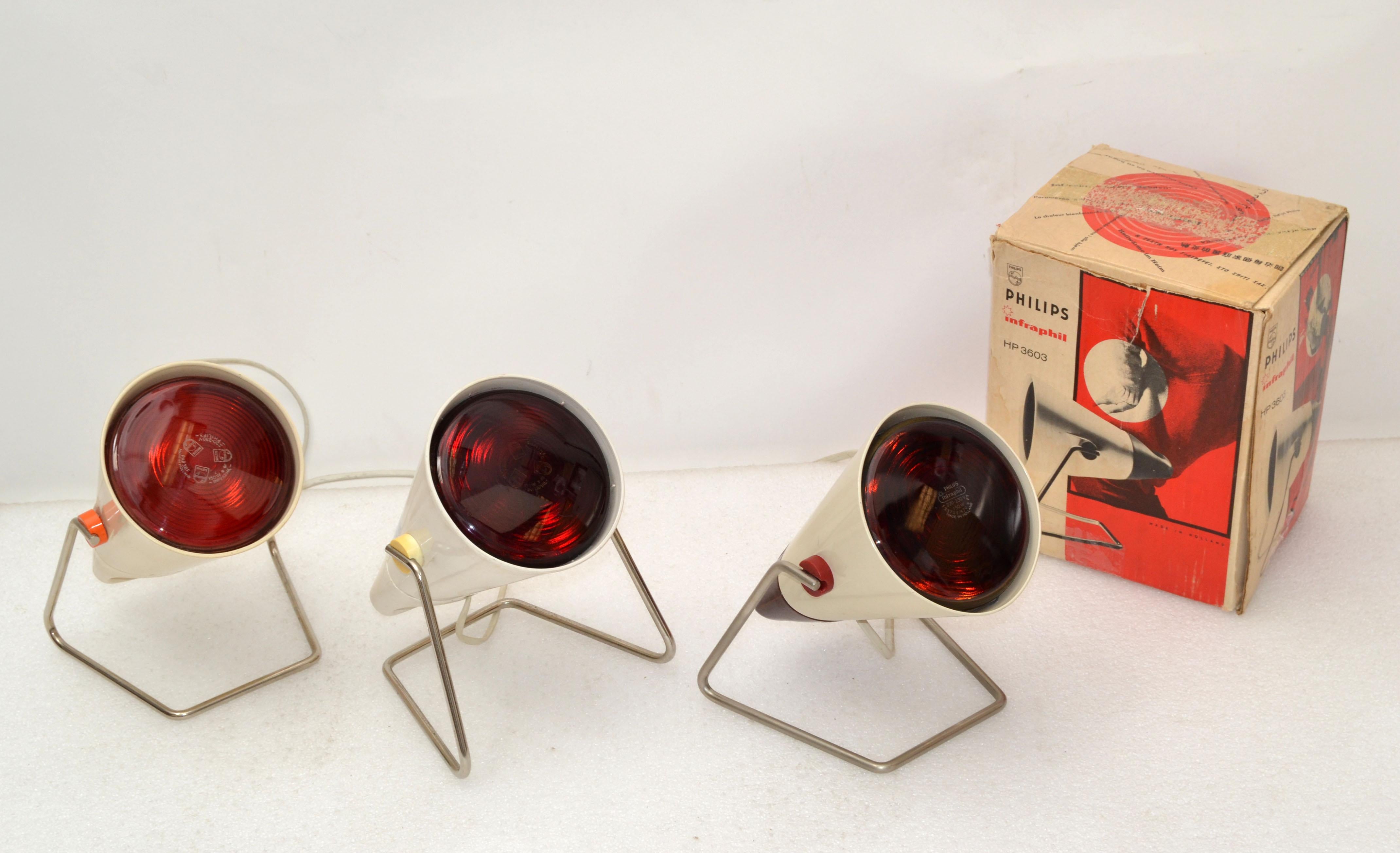 Uno de 3 Philips Vintage Lámpara de calor por infrarrojos Charlotte Perriand HP 3603 Infraphil Holandés en venta