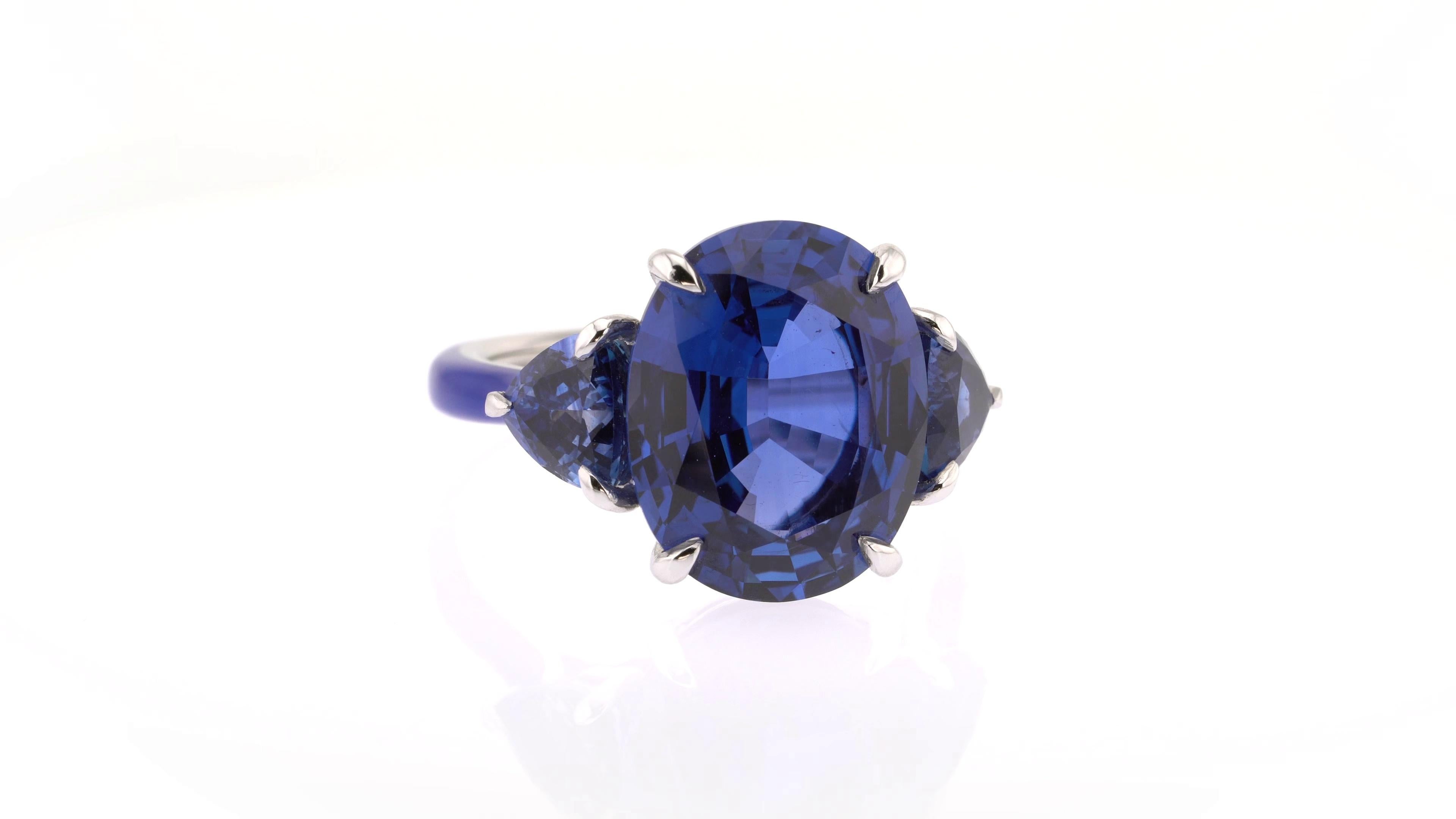 Oval Cut One of a Kind 10.32 Carats Sapphire Three-Stone Platinum and Ceramic Ring For Sale