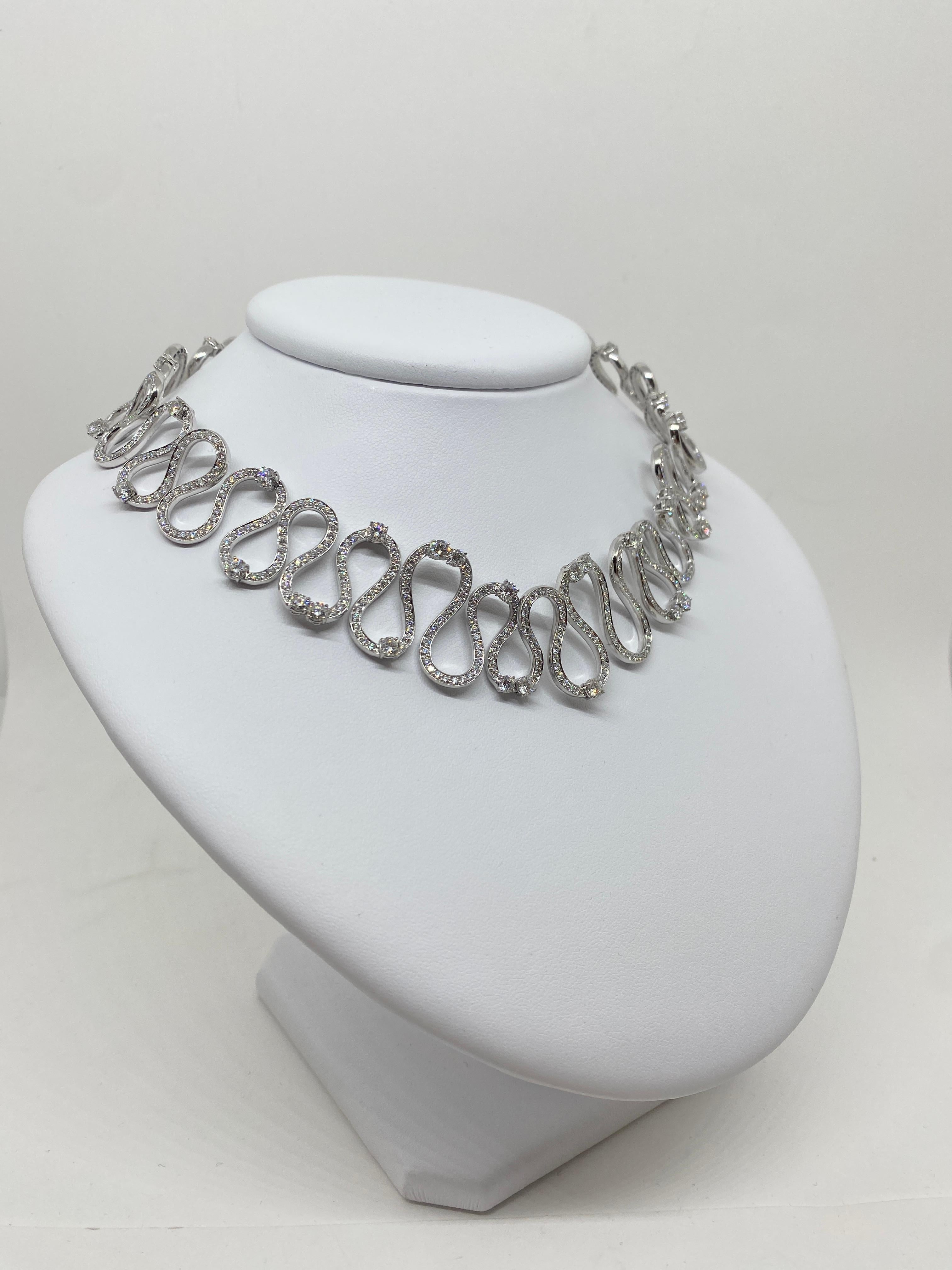 Brilliant Cut One of a Kind 18 Kt White Gold Cantamessa Queen Necklace 15.64 Ct White Diamonds For Sale