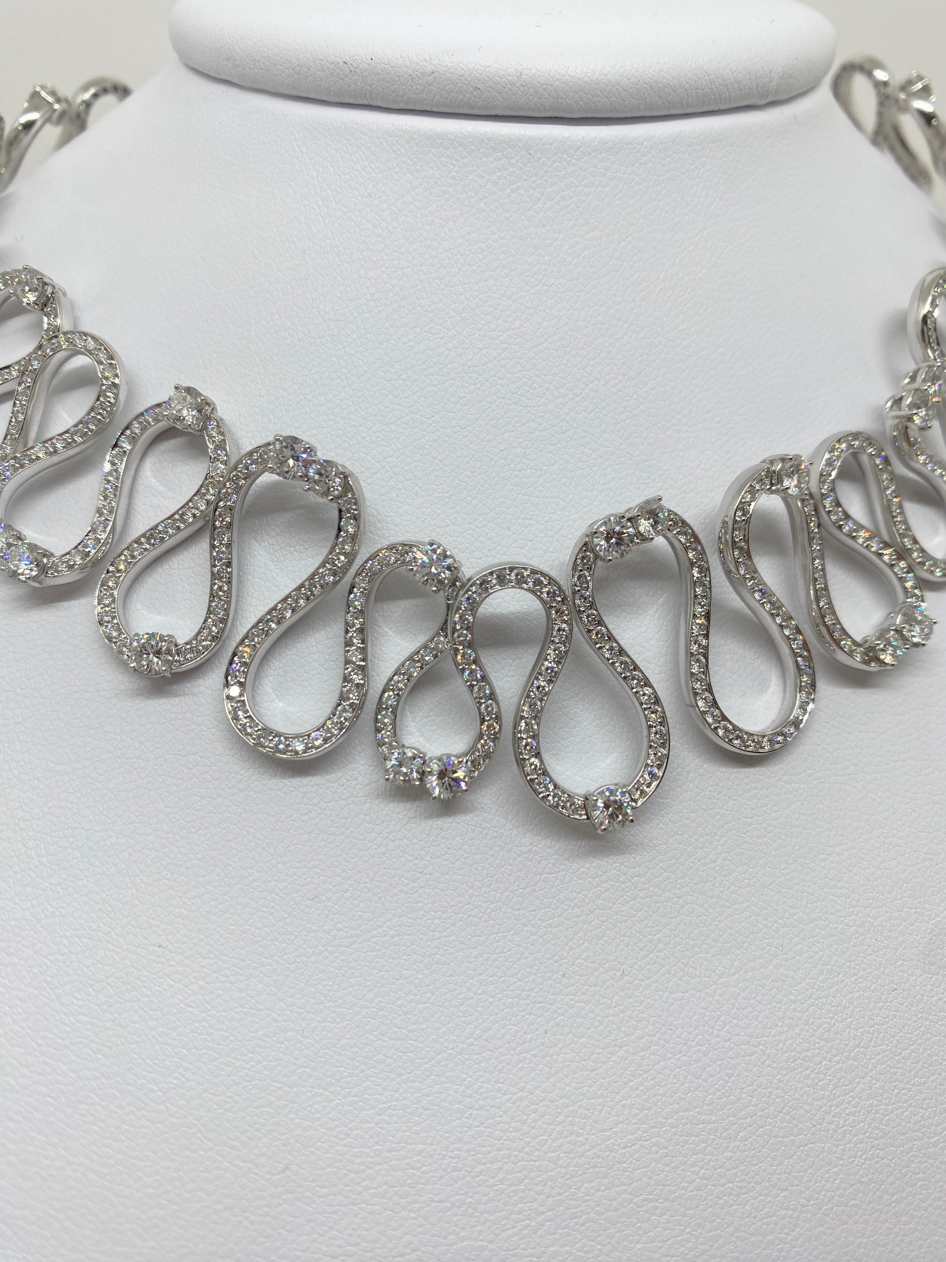 One of a Kind 18 Kt White Gold Cantamessa Queen Necklace 15.64 Ct White Diamonds For Sale 1