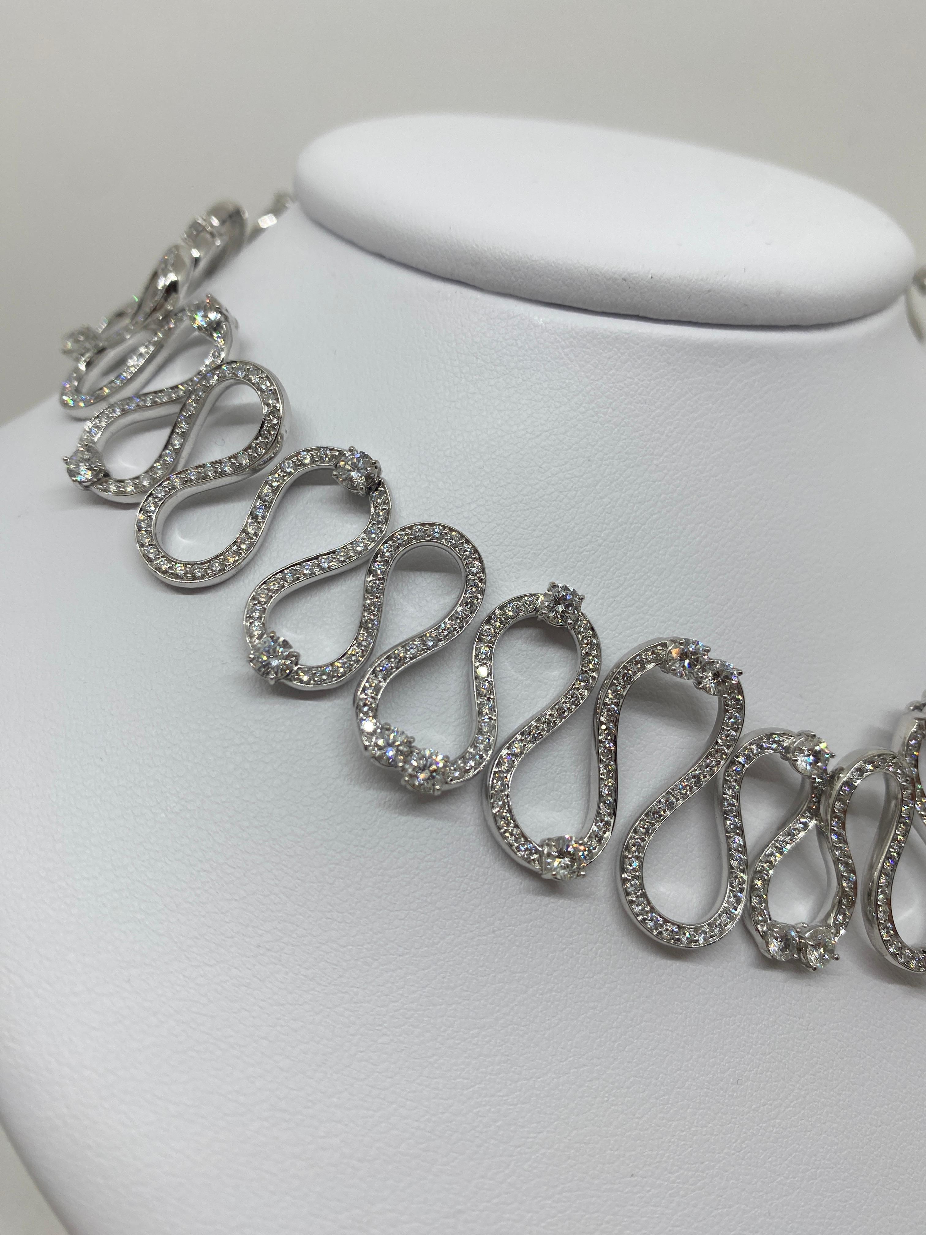 Einzigartige Cantamessa Königin-Halskette aus 18 Karat Weißgold mit 15,64 Karat weißen Diamanten im Angebot 3