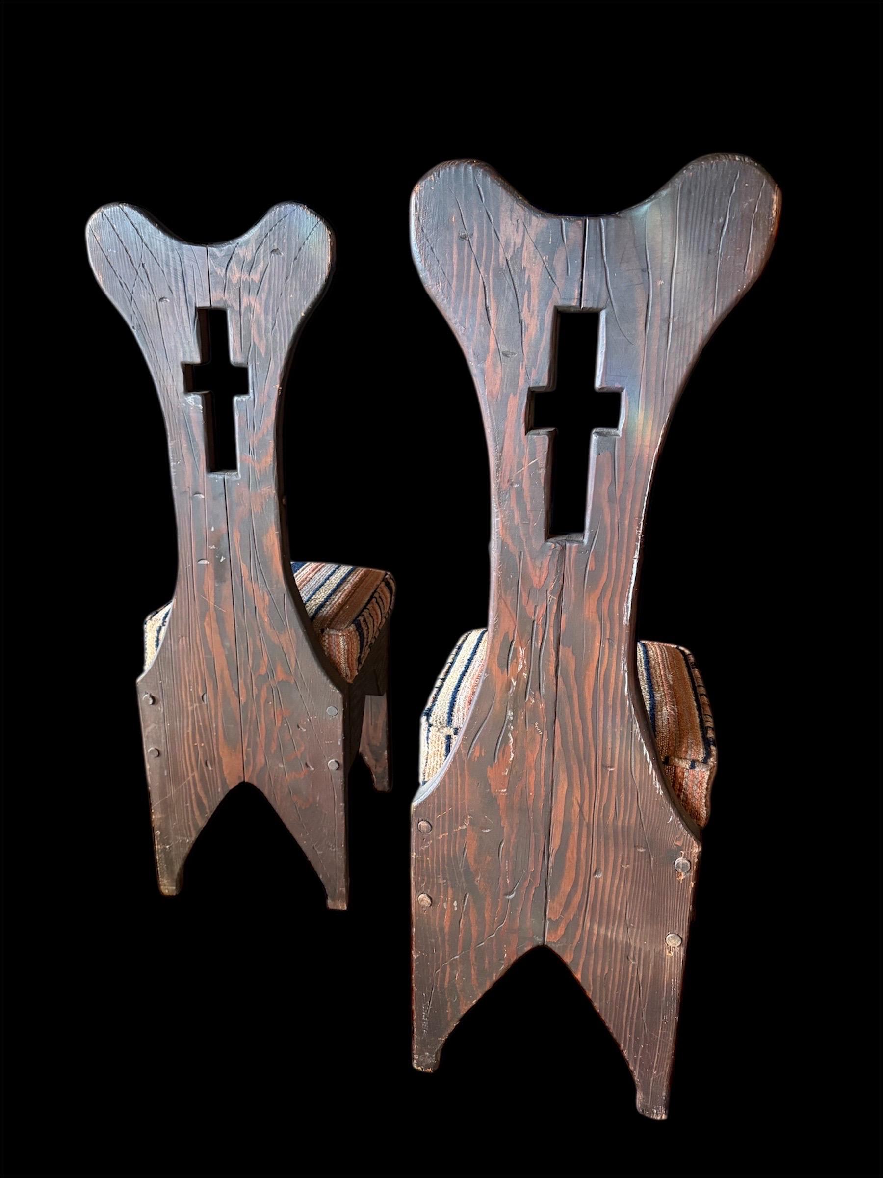 20ième siècle Chaises de pasteur uniques des années 1920 en bois de séquoia ancien, Californie en vente