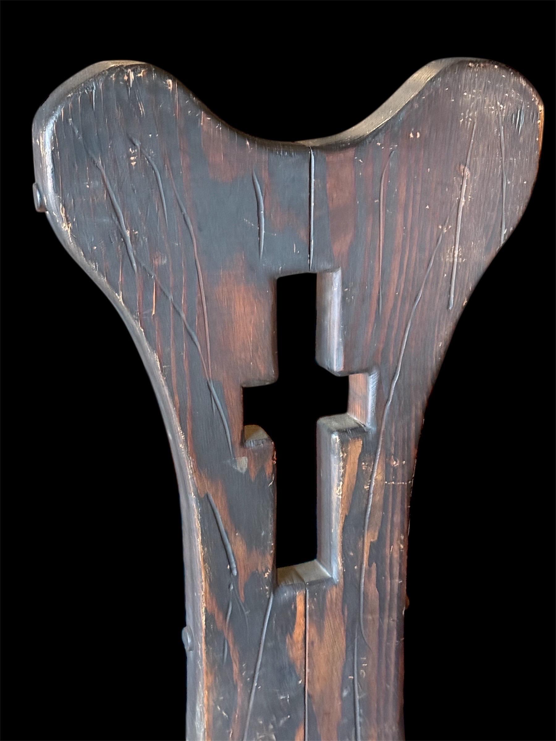 Chaises de pasteur uniques des années 1920 en bois de séquoia ancien, Californie en vente 3