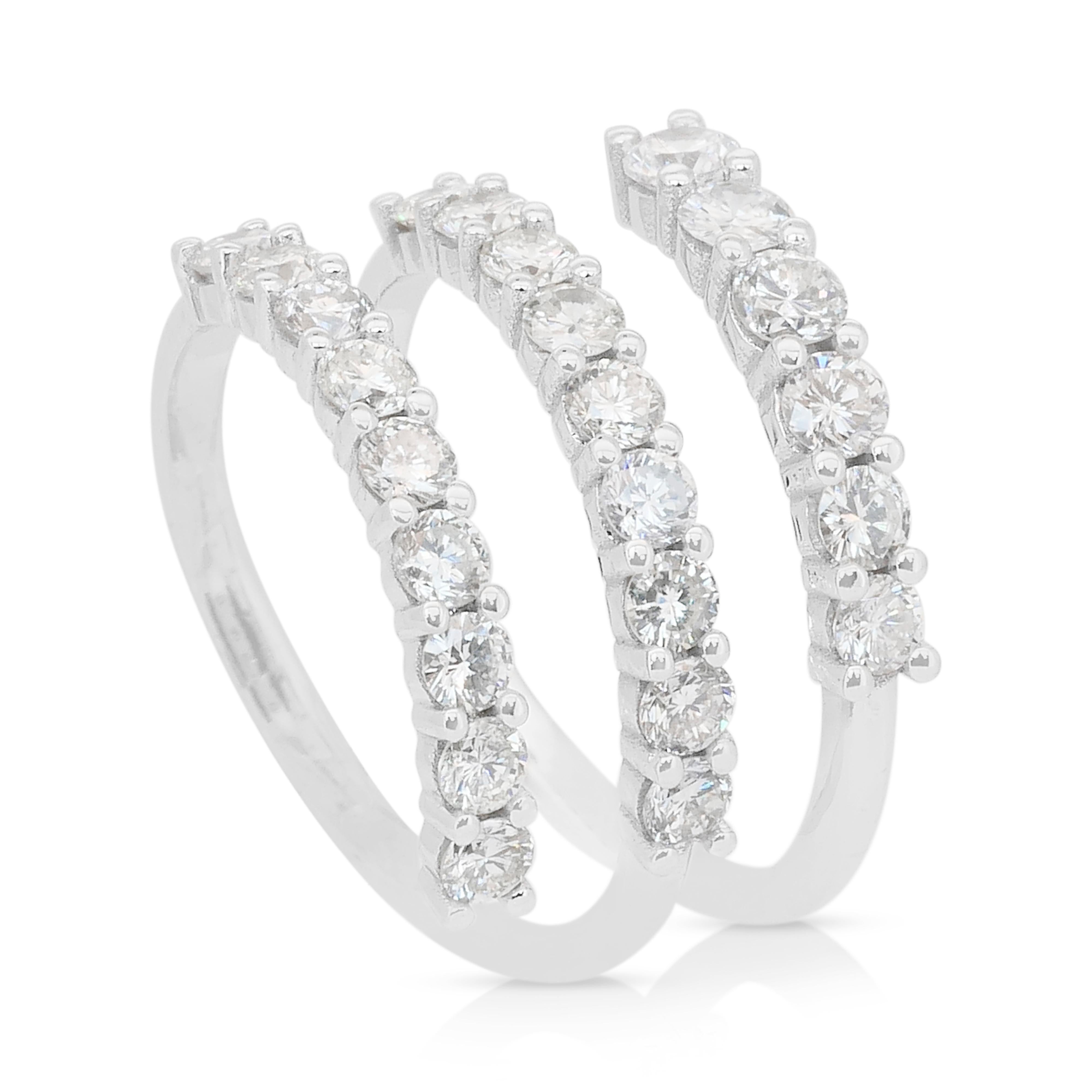 One of a Kind 2.01ct Natural Diamonds Ring in 18k White Gold - IGI Certified For Sale 2