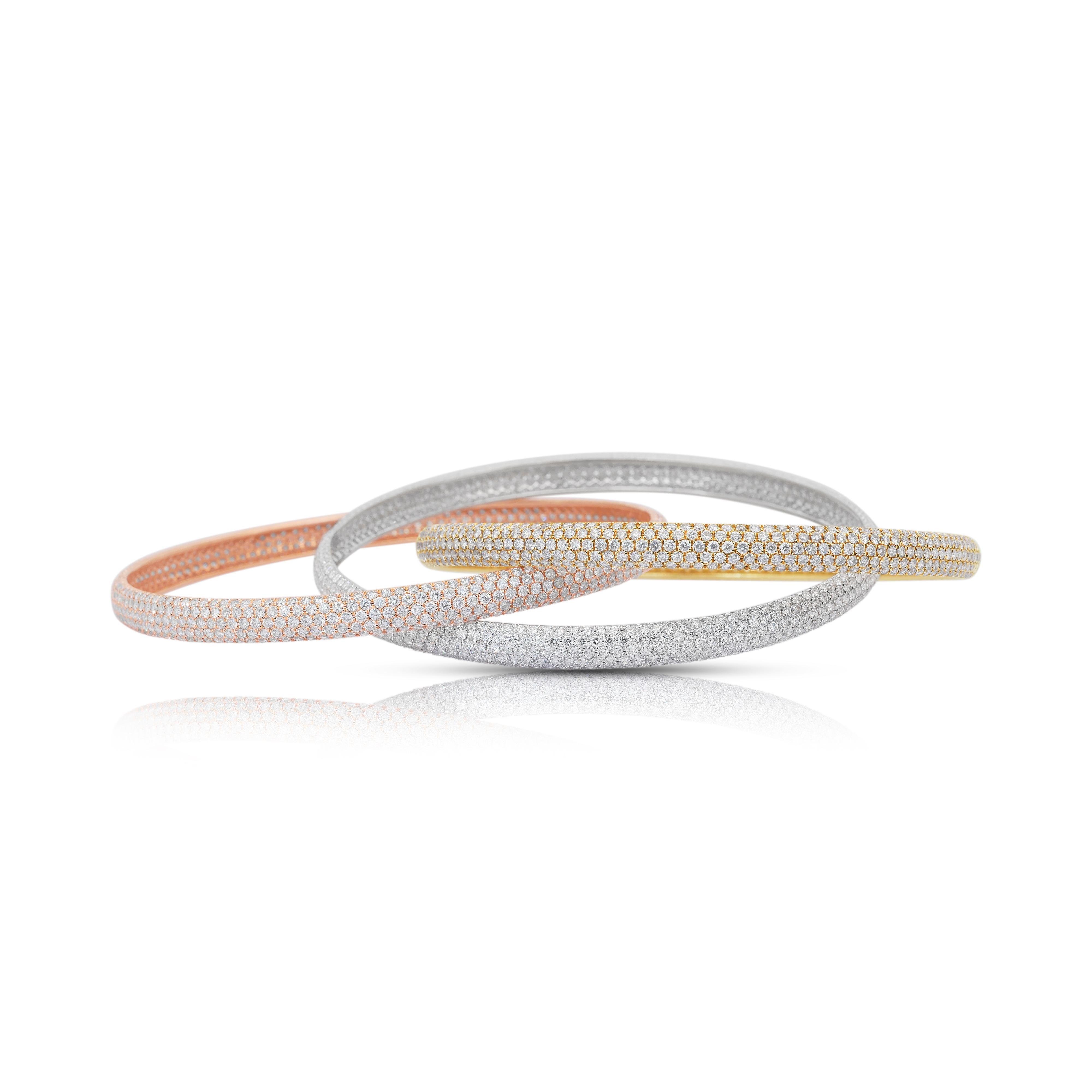 One of a Kind 23.80ct Diamonds Bracelet in 18k Yellow, Rose, and White Gold For Sale 3