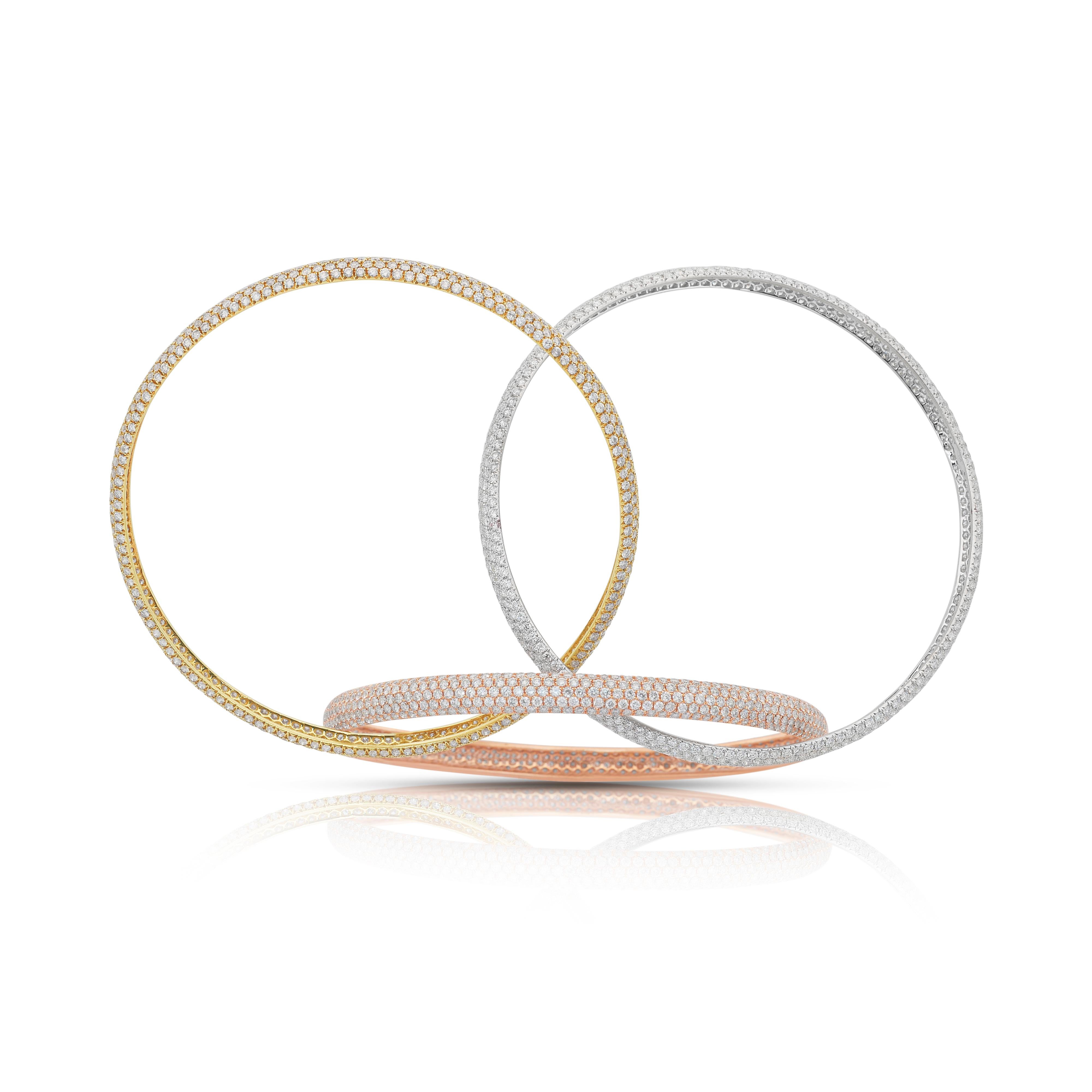 One of a Kind 23.80ct Diamonds Bracelet in 18k Yellow, Rose, and White Gold For Sale 4