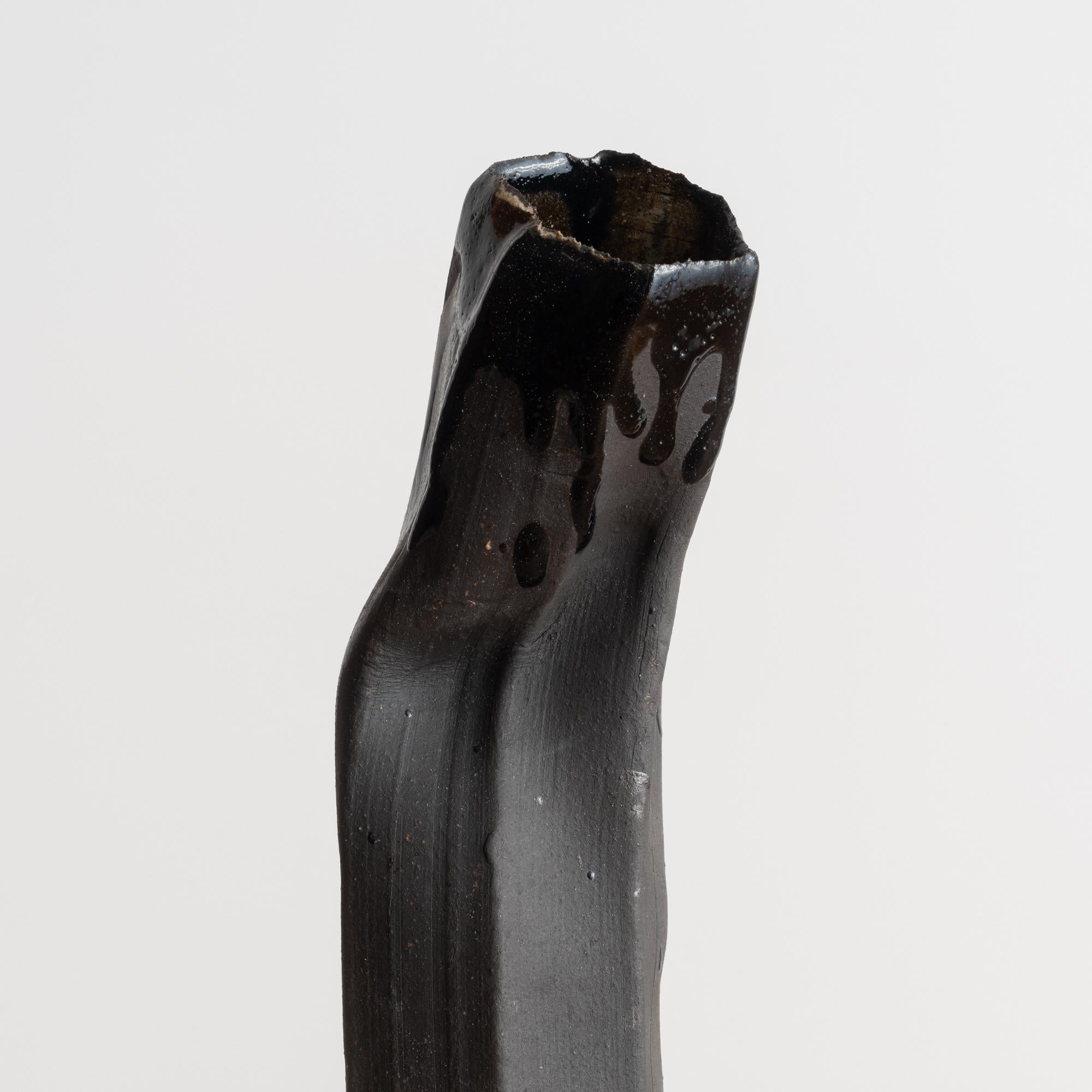 One-of-a-Kind Contemporary Sculptural Vase in Black & Tan Speckled Ceramic For Sale 1