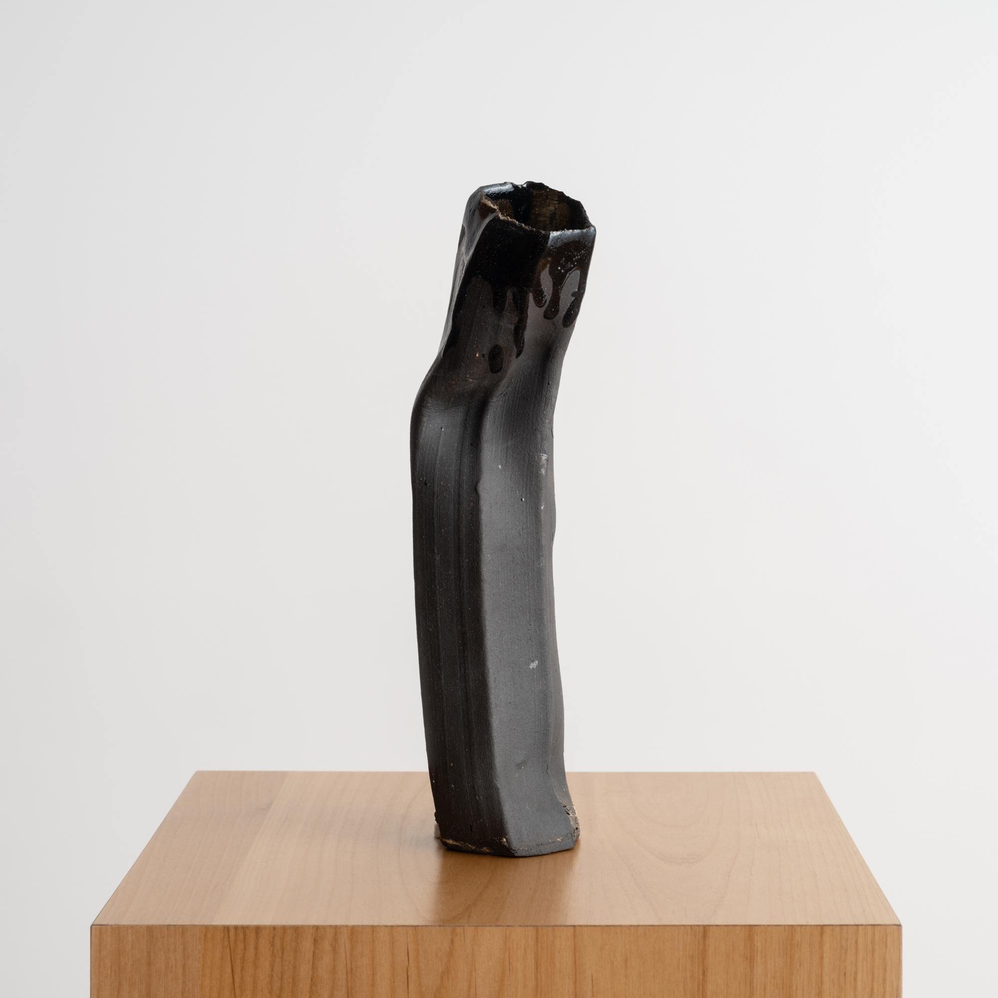 One-of-a-Kind Contemporary Sculptural Vase in Black & Tan Speckled Ceramic For Sale 2