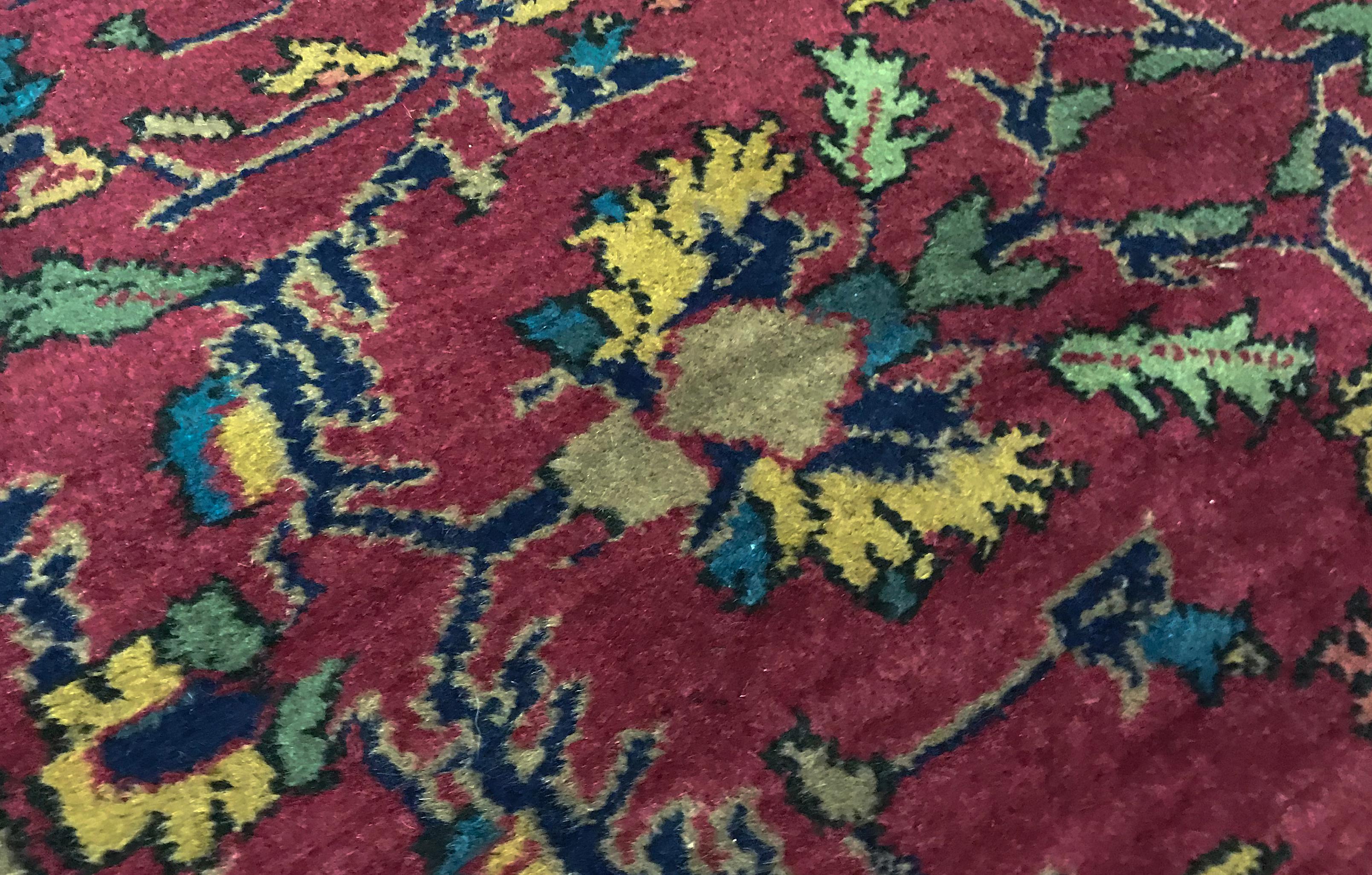 Traditioneller handgewebter Wollteppich 4'-11