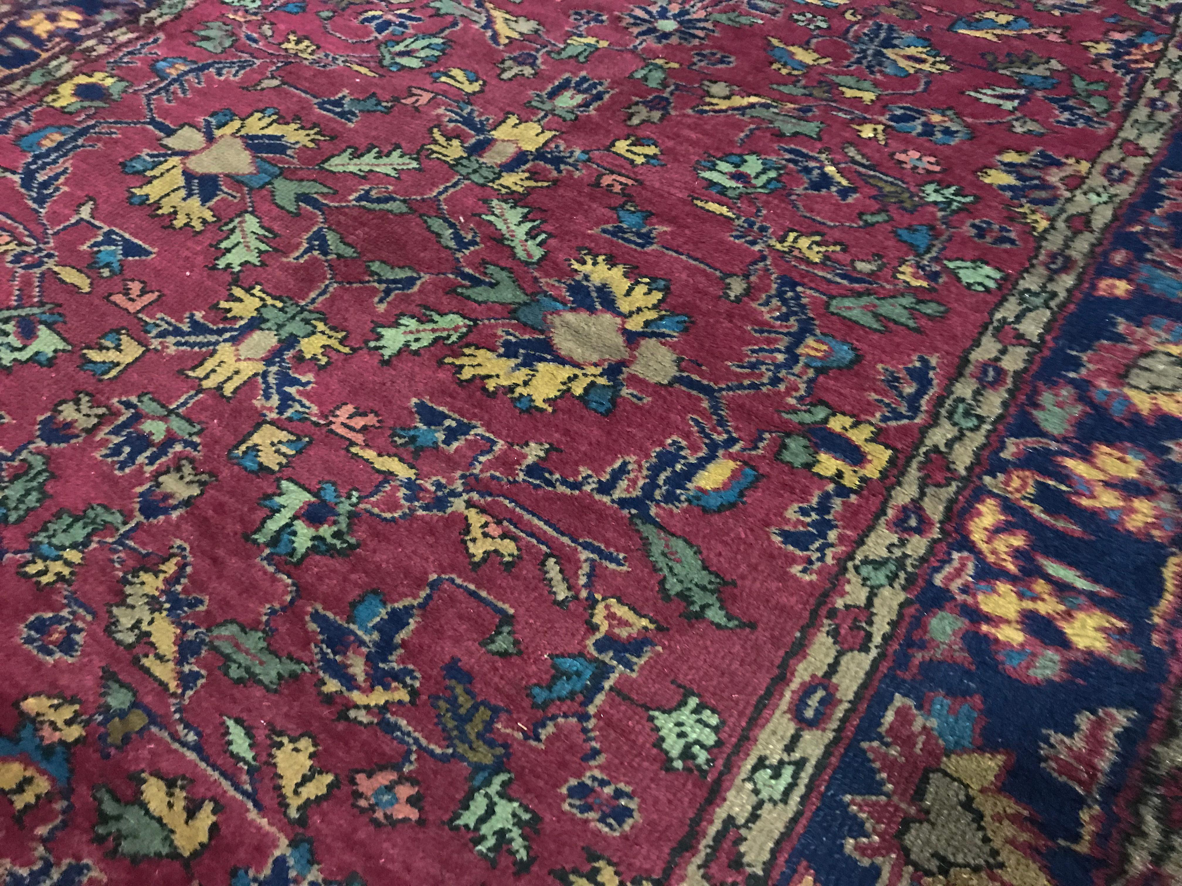 Traditioneller handgewebter Wollteppich 4'-11