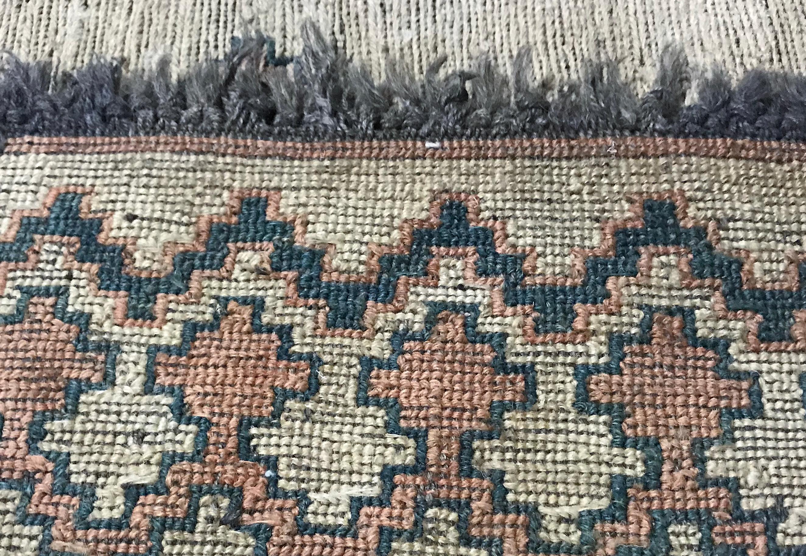 XXIe siècle et contemporain Tapis traditionnel unique en son genre en laine tissée à la main de style ancien  4'10