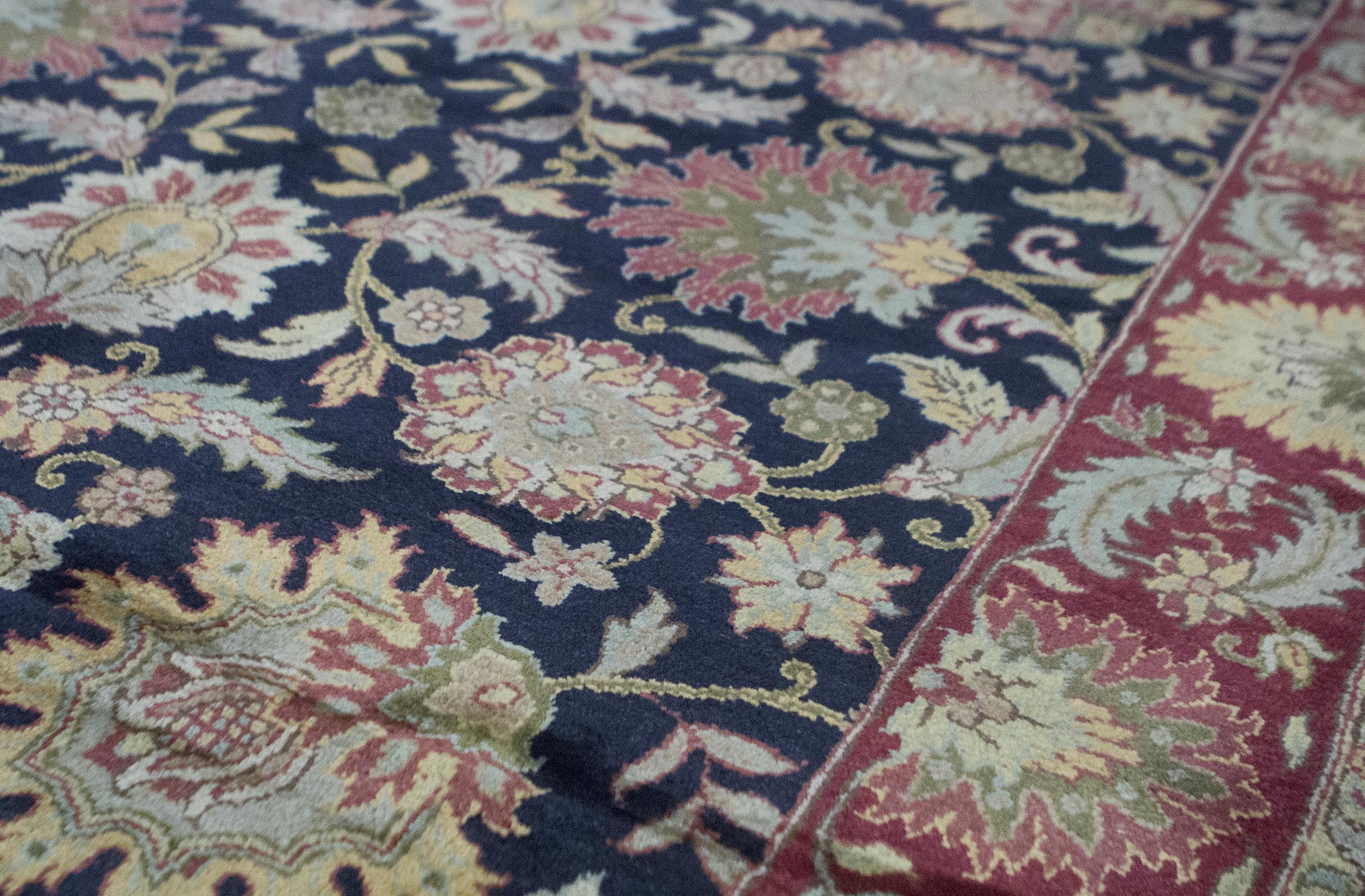 One-of-a-Kind Traditional Handwoven Wool Area Rug 5'11 x 8'11 In New Condition For Sale In Secaucus, NJ