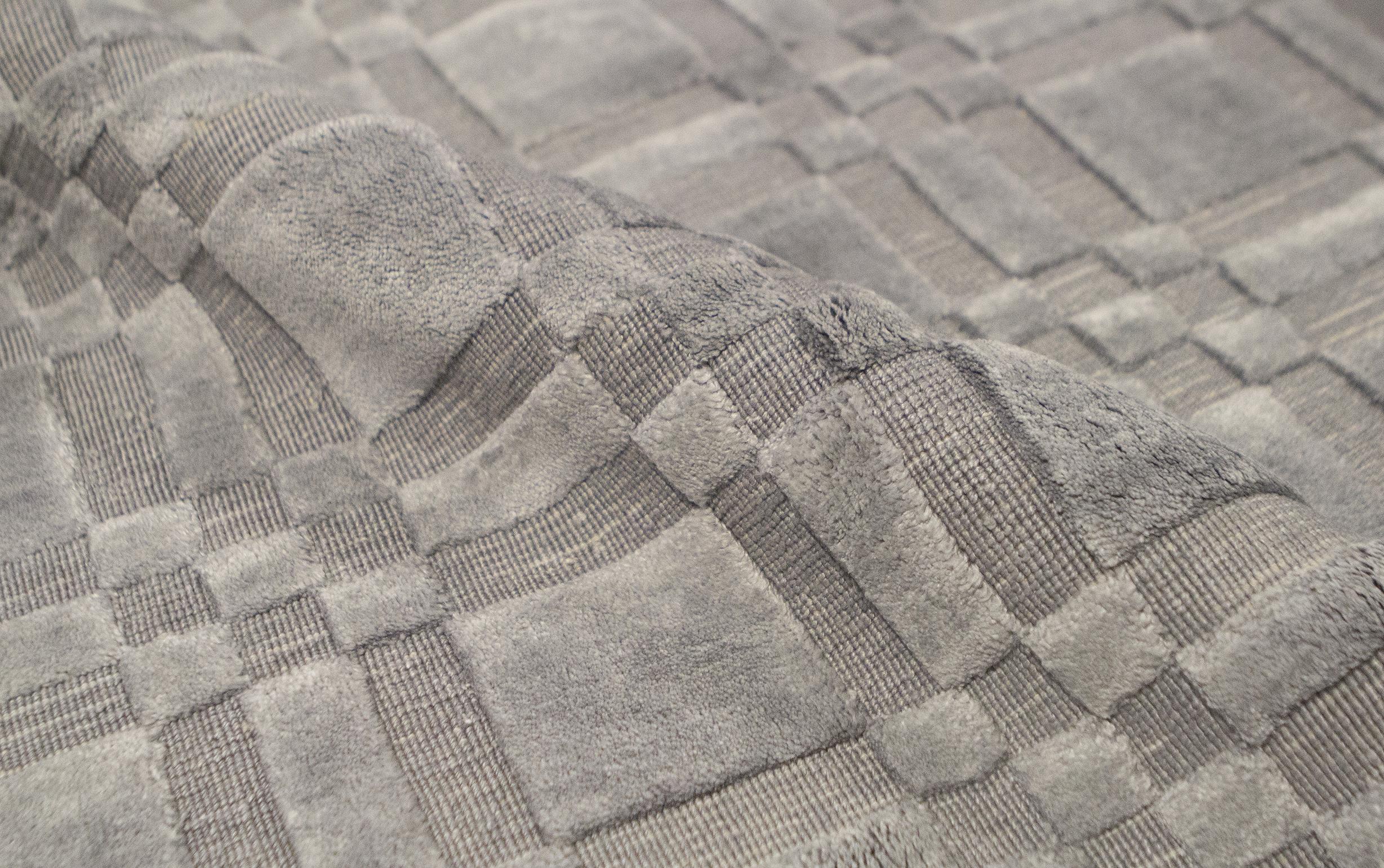 Die hoch-/tiefgezogene Oberfläche dieser raffinierten Collection'S mit handgewebten Mustern sorgt für ein subtiles Gefühl von Textur. Die clevere Verwendung von Leinen in modernen Mustern und aktualisierten neutralen Tönen passt perfekt in jede