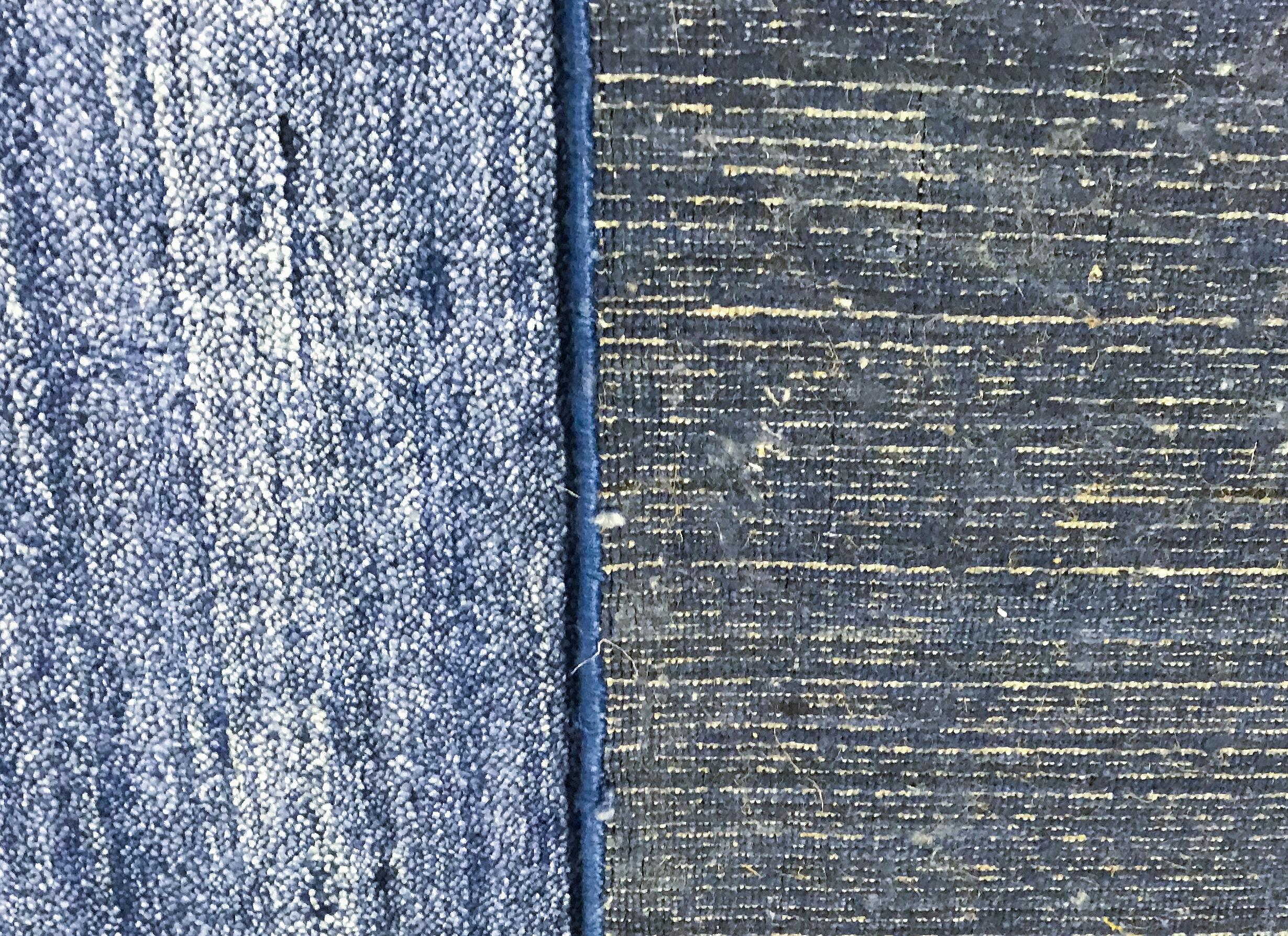 Diese Linie mit ihren üppigen, handgewebten Designs erfreut sowohl den Tastsinn als auch das Auge. Die glänzende Viskosetextur sorgt für eine Oberfläche, die sich ebenso weich anfühlt wie sie dem Auge schmeichelt. Die schlichte Eleganz der tiefen,
