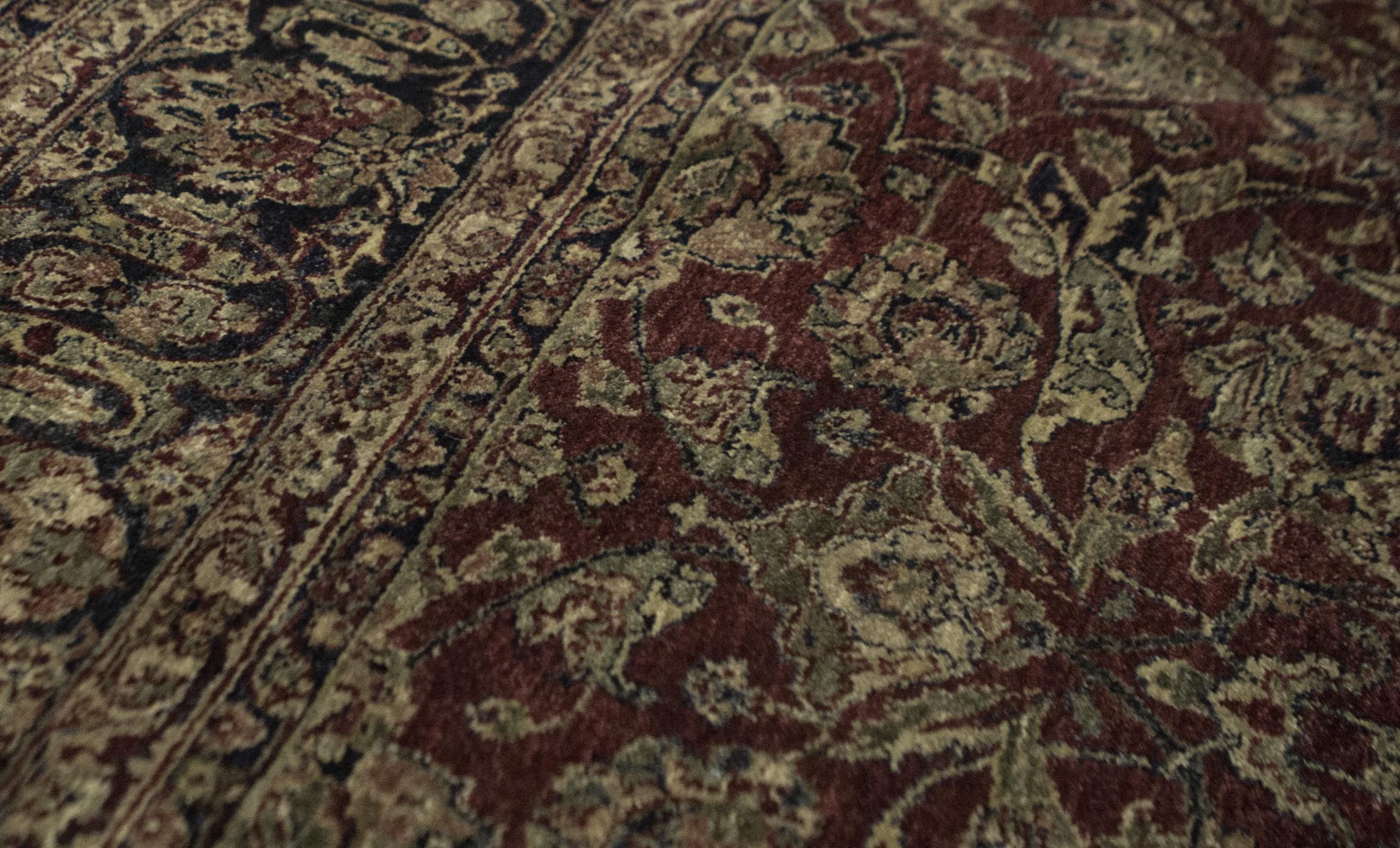 Traditionelle, handgewebte Handgewebe, Unikat  Teppich aus Wolle 6'3 x 9'2 im Angebot 1