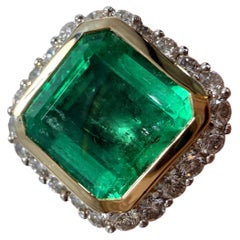 One of a kind 6.50ct emerald diamond cocktail ring PLATINUM