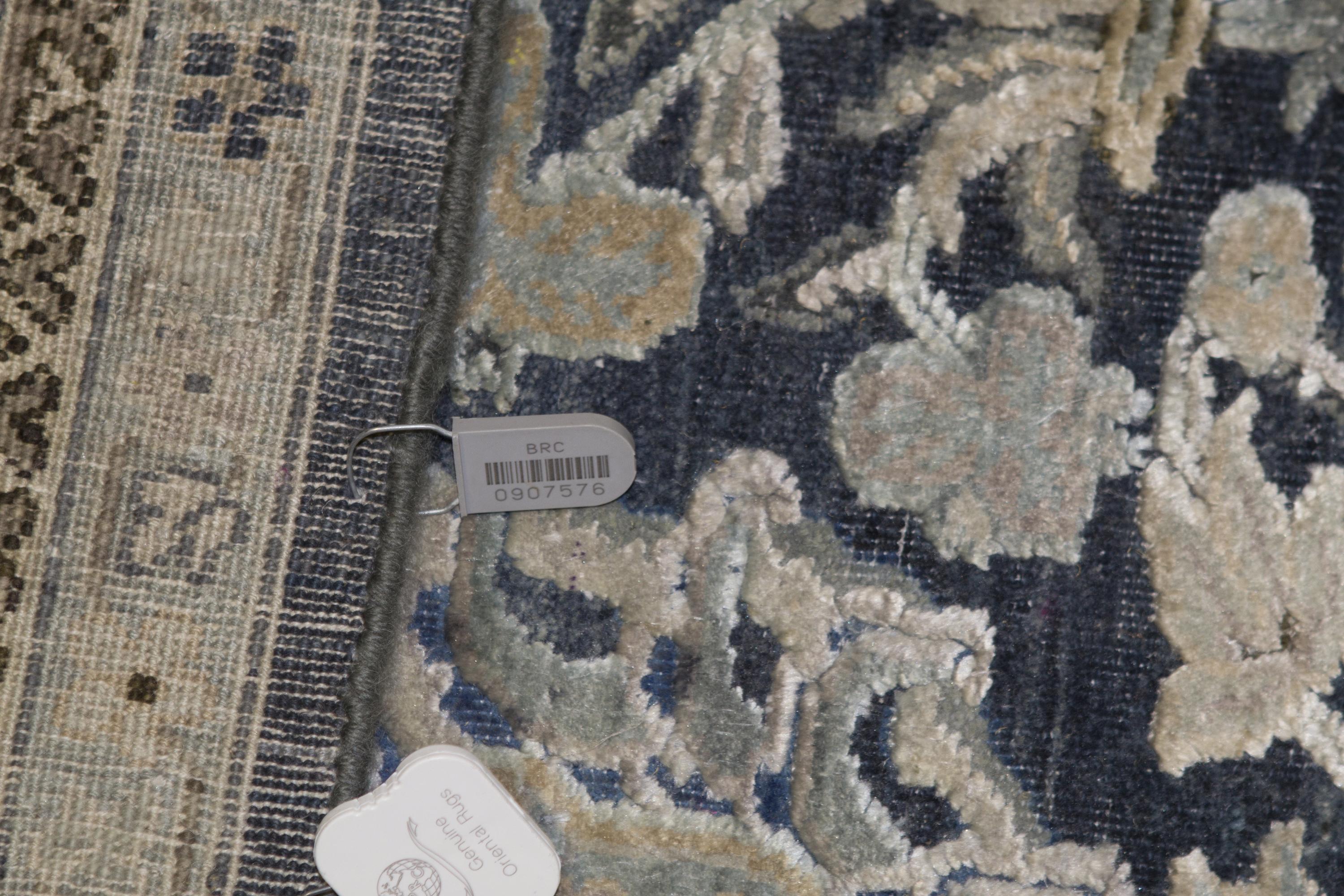One-of-a-Kind Traditional Handwoven Wool Area Rug  7'10 x 10' In New Condition For Sale In Secaucus, NJ