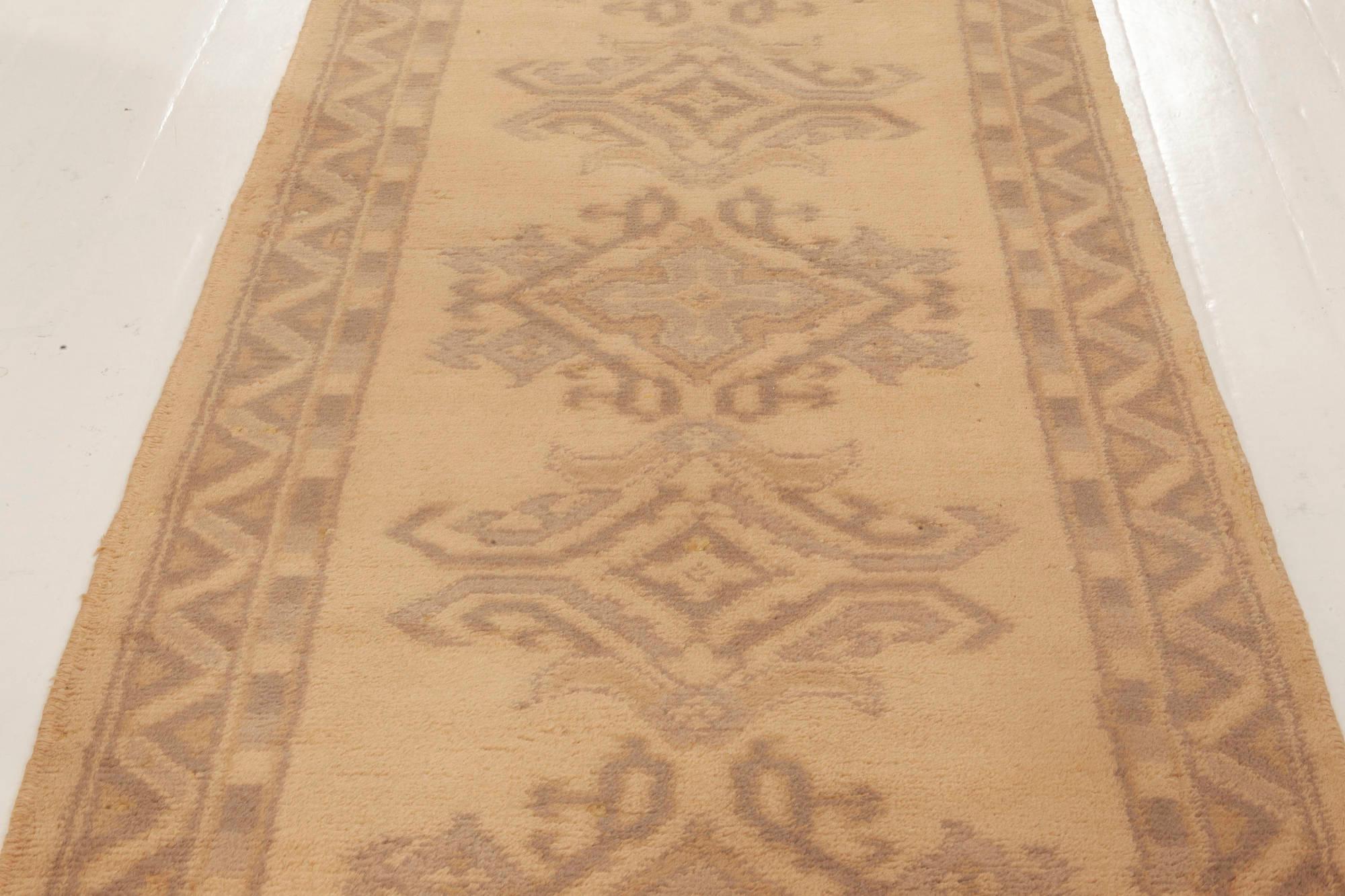 Antique Oushak Handmade Wool Runner In Good Condition For Sale In New York, NY