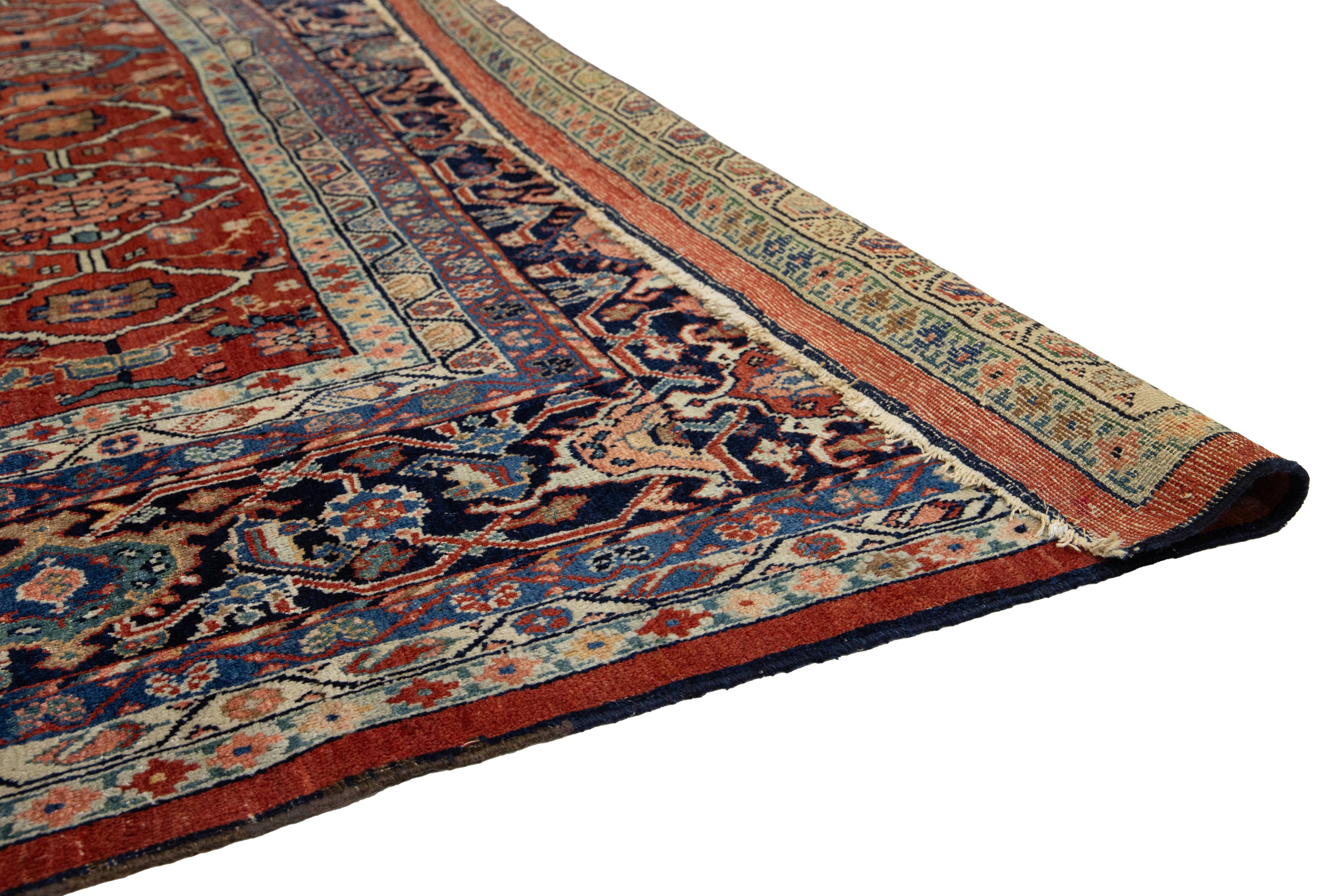 Tapis persan Sultanabad ancien unique en son genre en laine rouge avec motif sur toute sa surface Excellent état - En vente à Norwalk, CT