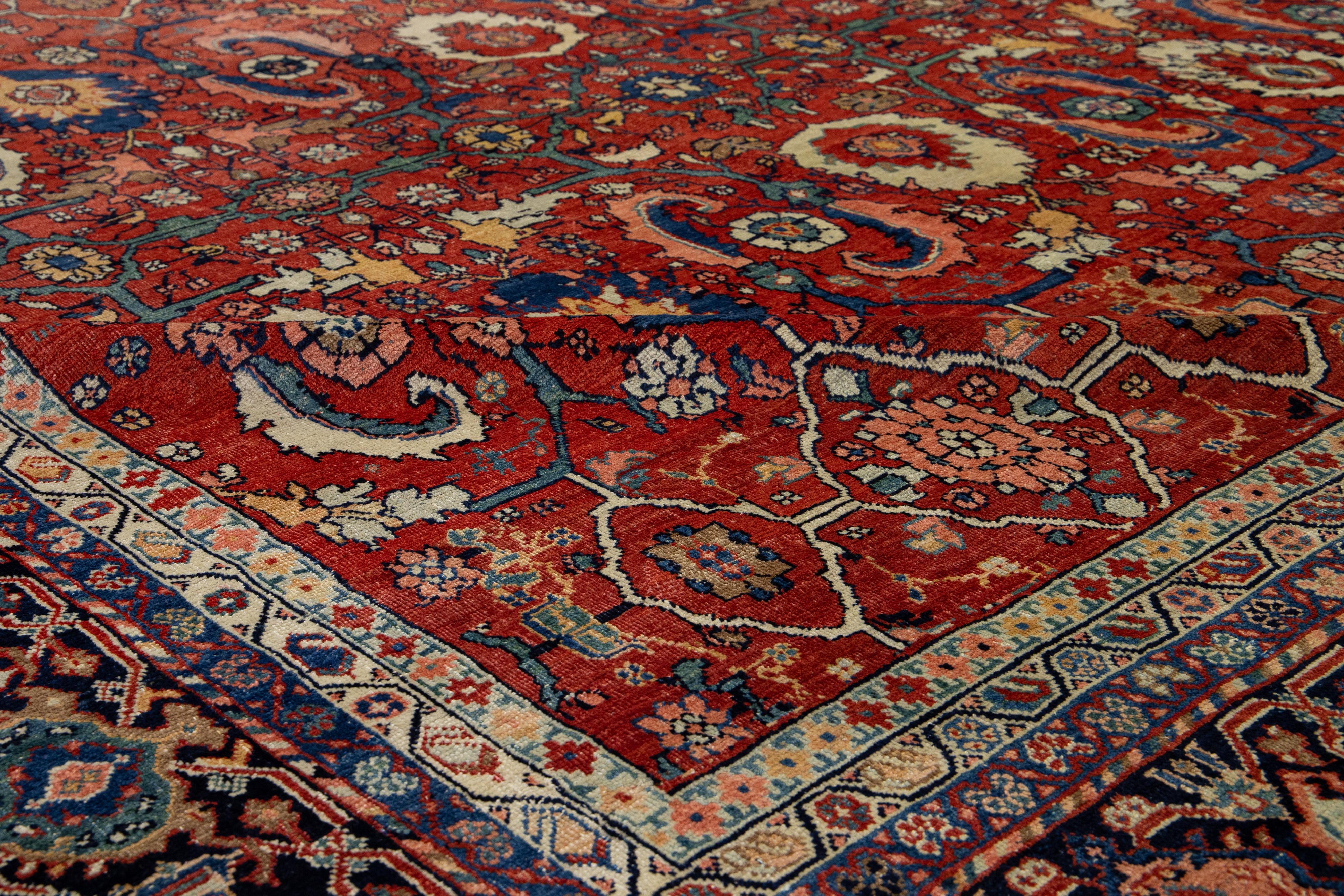 XIXe siècle Tapis persan Sultanabad ancien unique en son genre en laine rouge avec motif sur toute sa surface en vente