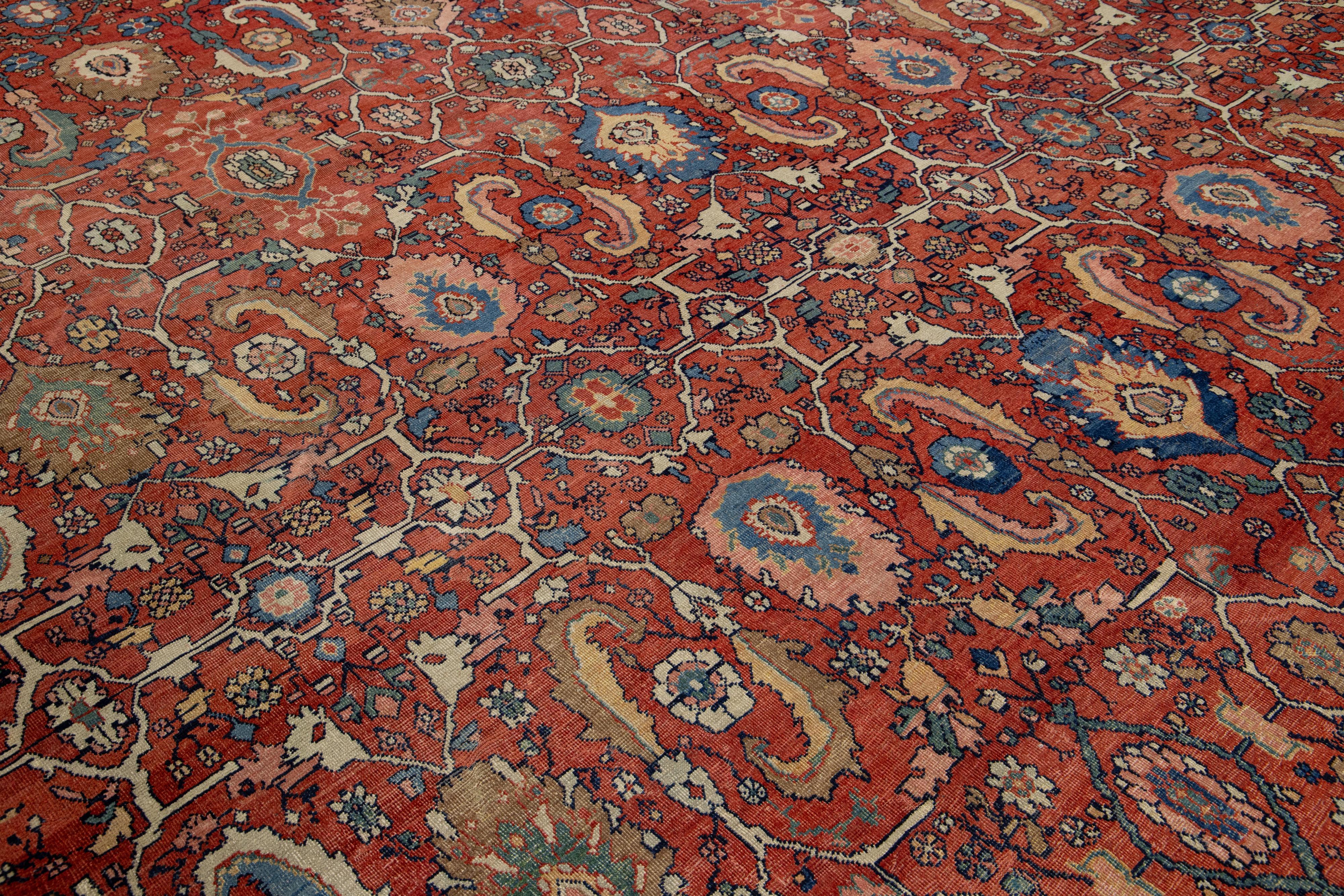 Tapis persan Sultanabad ancien unique en son genre en laine rouge avec motif sur toute sa surface en vente 1