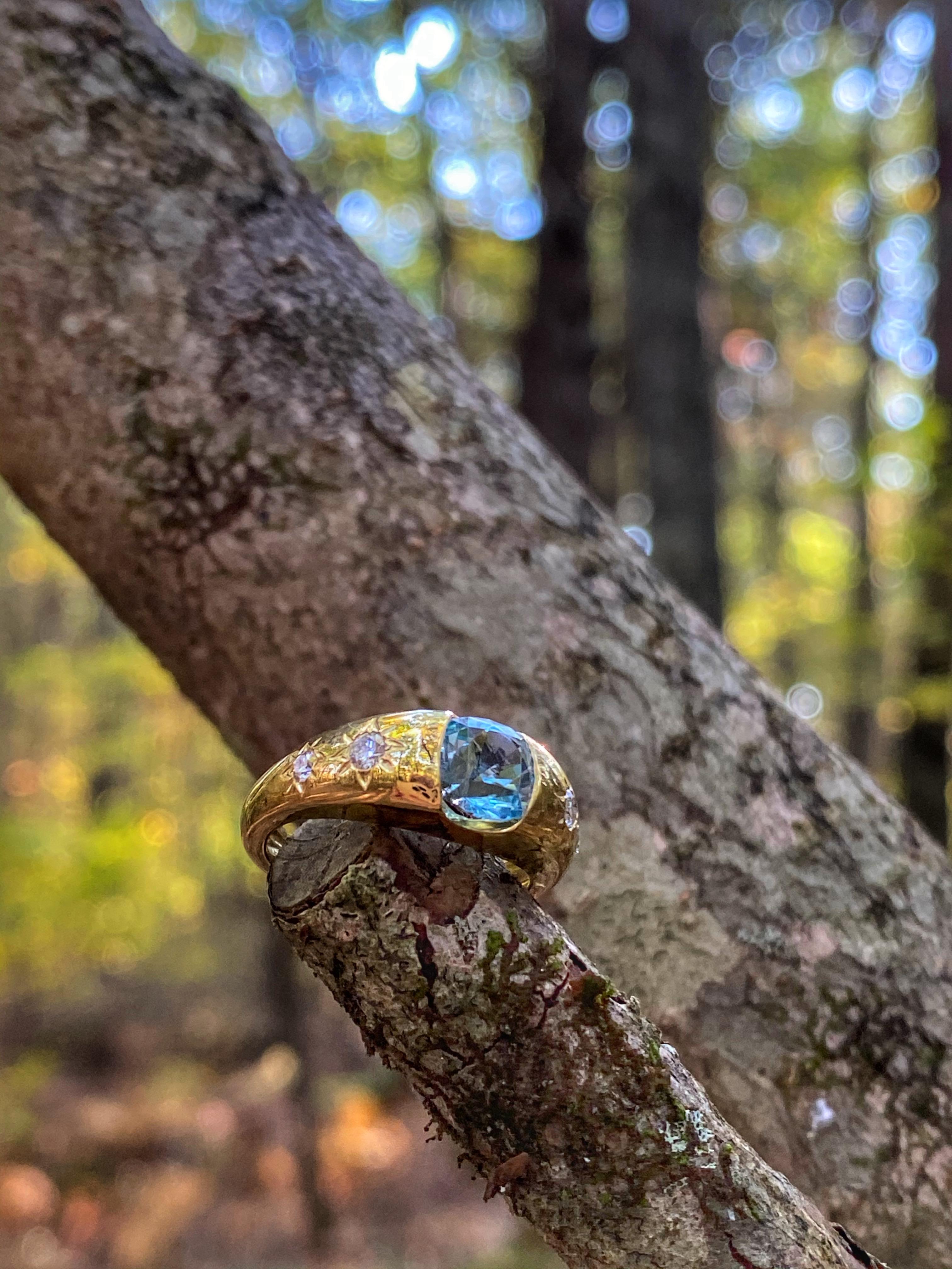 De las mujeres Anillo Único de Aguamarina y Diamante de Oro Amarillo de 18 K en venta