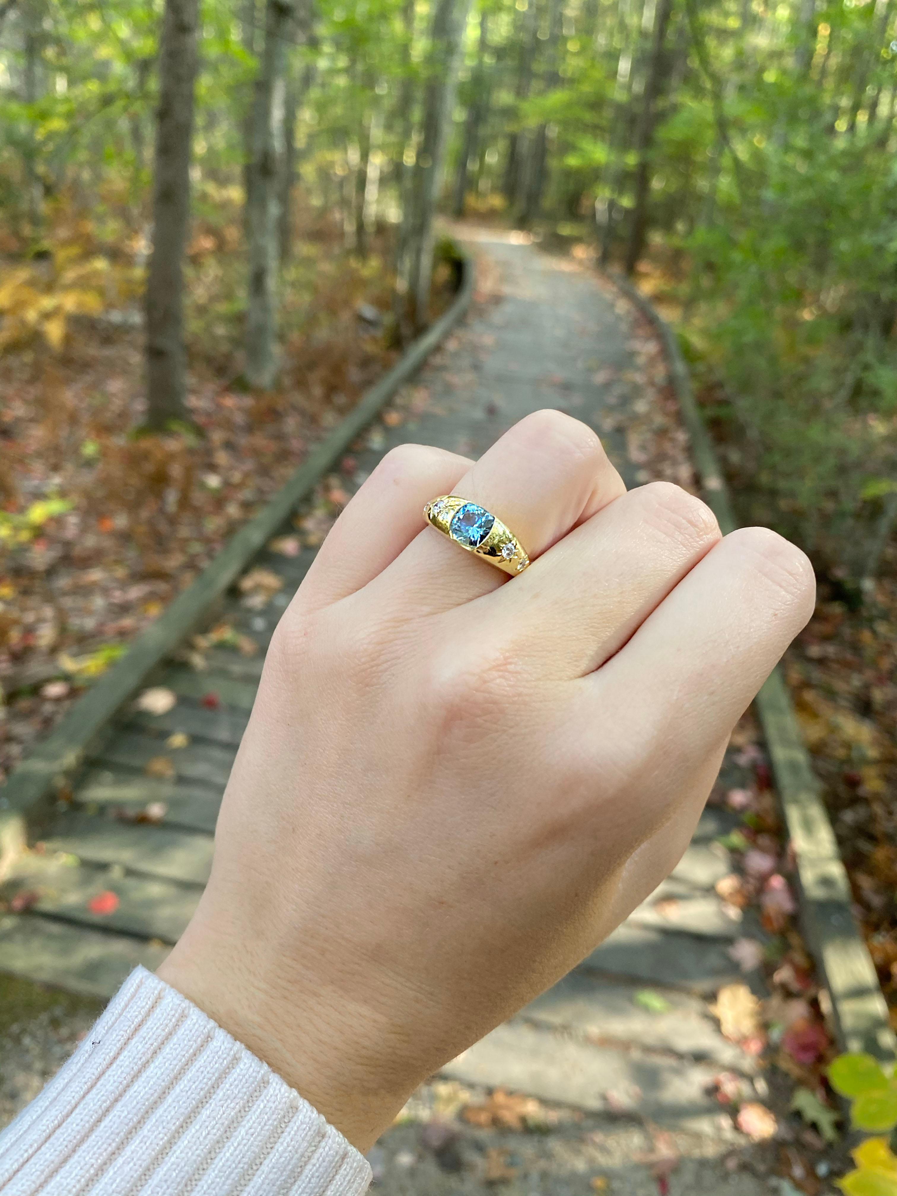 Anillo Único de Aguamarina y Diamante de Oro Amarillo de 18 K en venta 1