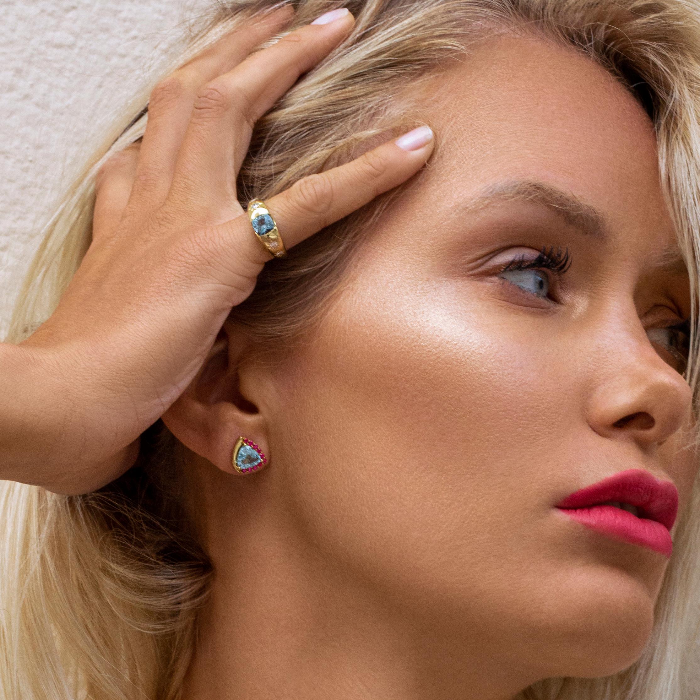 Boucles d'oreilles uniques en or jaune 18K aigue-marine et spinelle Jedi Neuf - En vente à Los Angeles, US