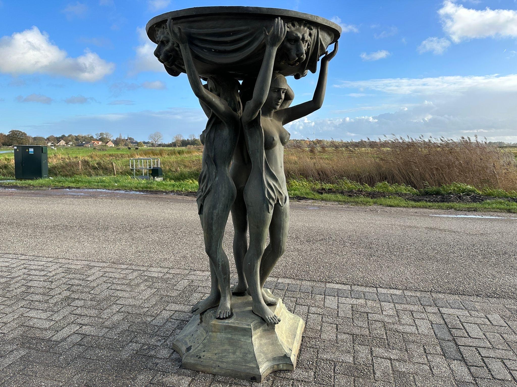 One of a kind, art deco 1920’s solid bronze water feature  In Good Condition For Sale In Worthing, GB