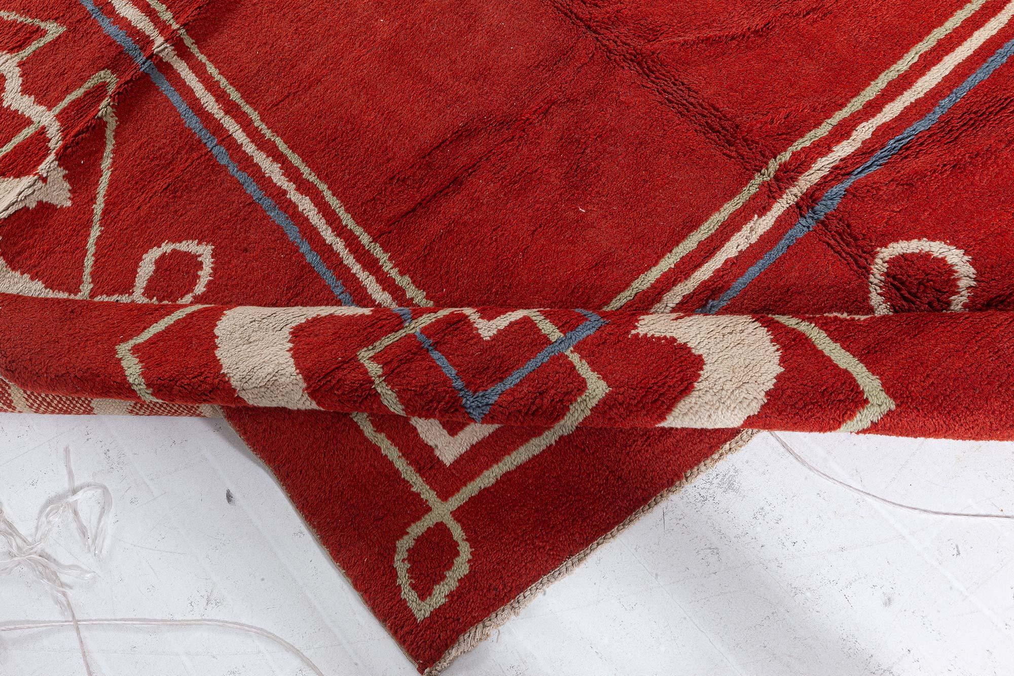 Einzigartiger Art Deco Teppich aus roter, brauner Wolle, handgefertigt im Angebot 1