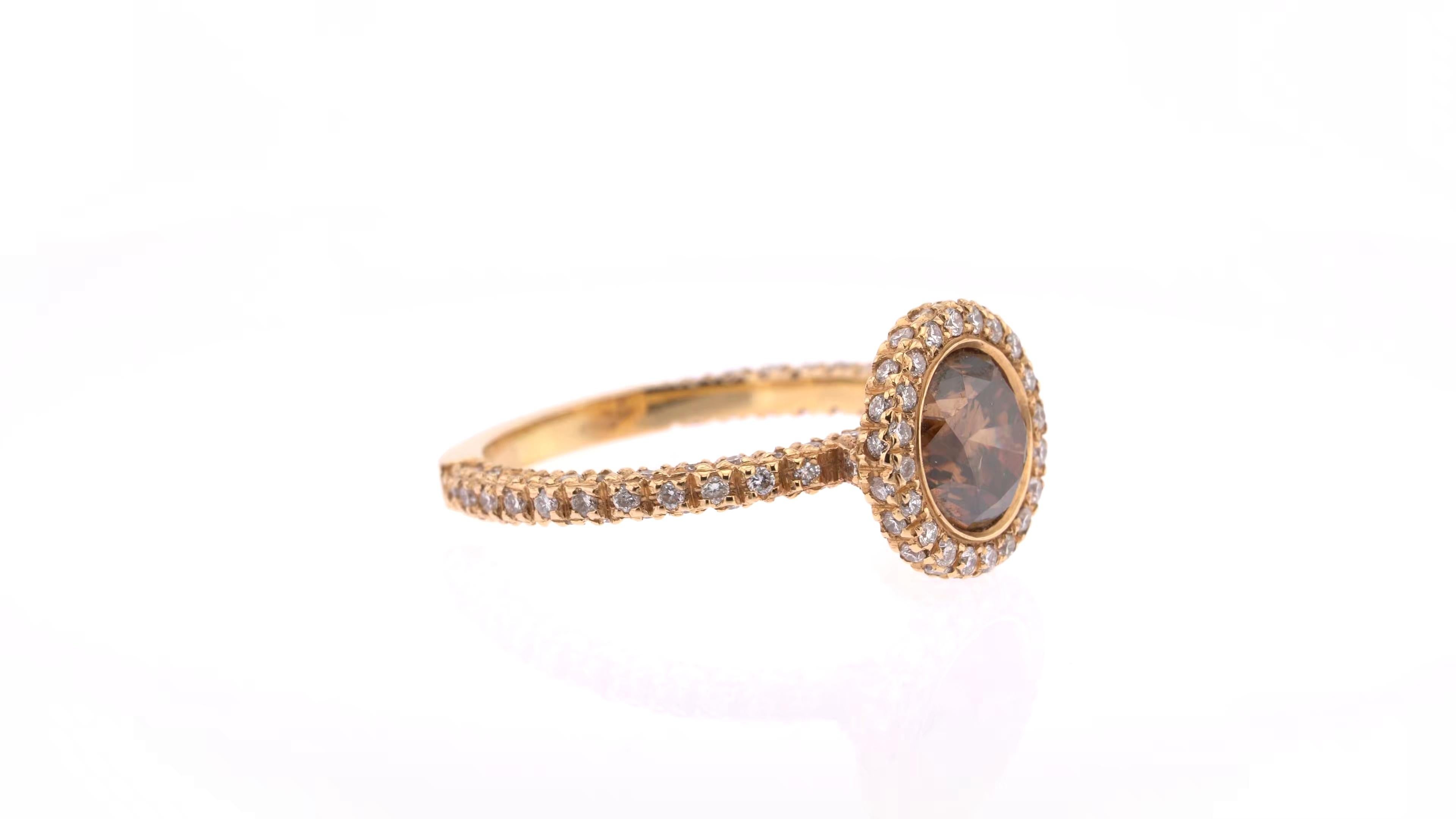 Bague en or rose 18 carats sertie d'un halo de diamants bruns et blancs de 1,68 carat, exemplaire unique en vente 1