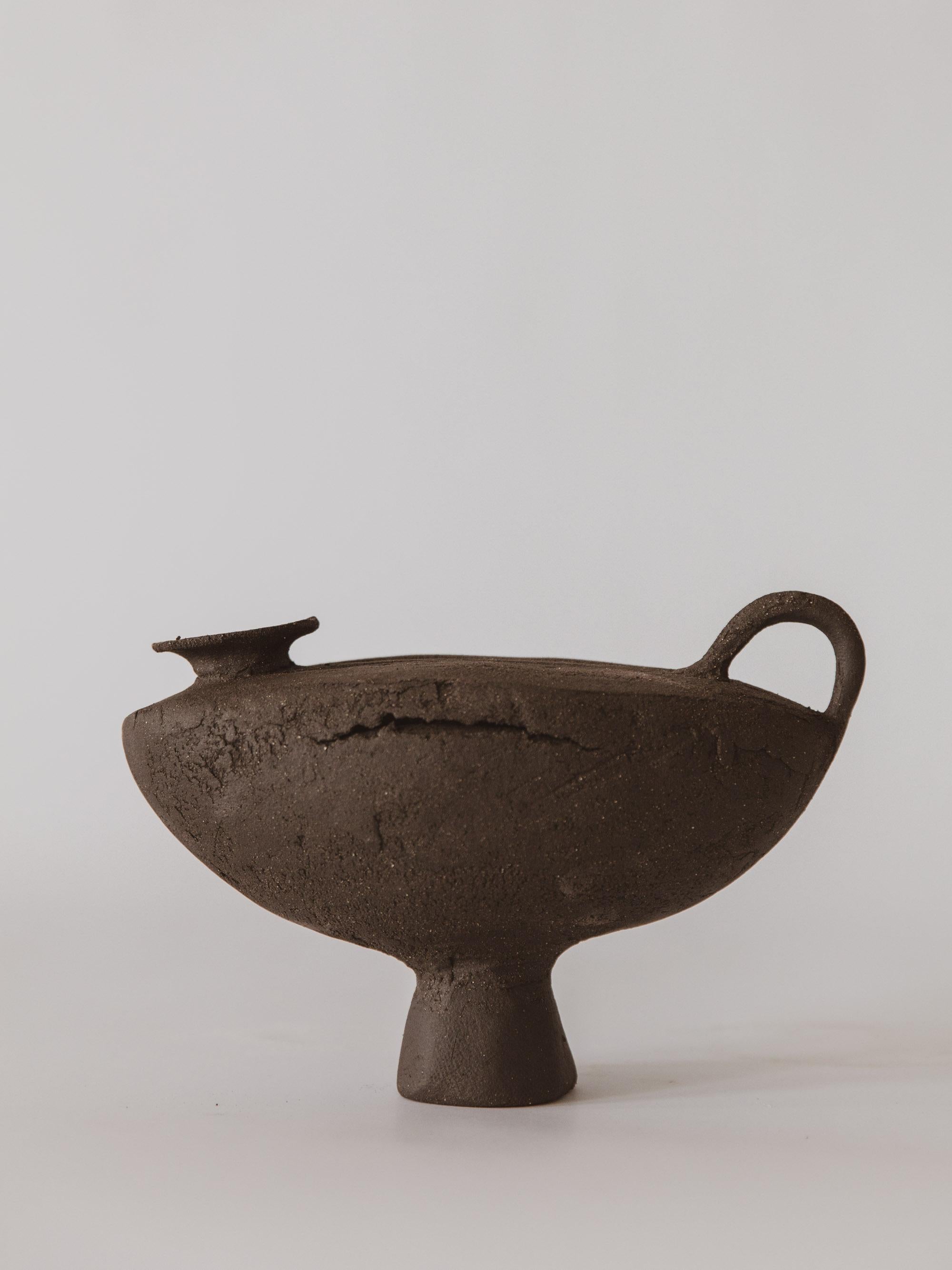 Keramikgefäß von Mugly, Nyc, Unikat (Klassisch-römisch) im Angebot