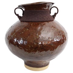 Vaso unico in ceramica e fibra intrecciata #821, smalto marrone e dettagli in cotone