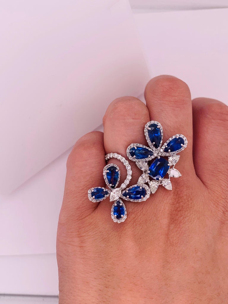 Diana M. Ceylon Sapphire and Diamond Ring For Sale at 1stDibs