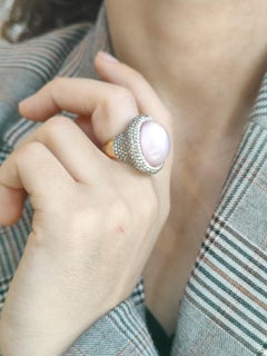 One-of-a-kind cocktail ring in 18 karat pink gold with rose quartz and diamonds