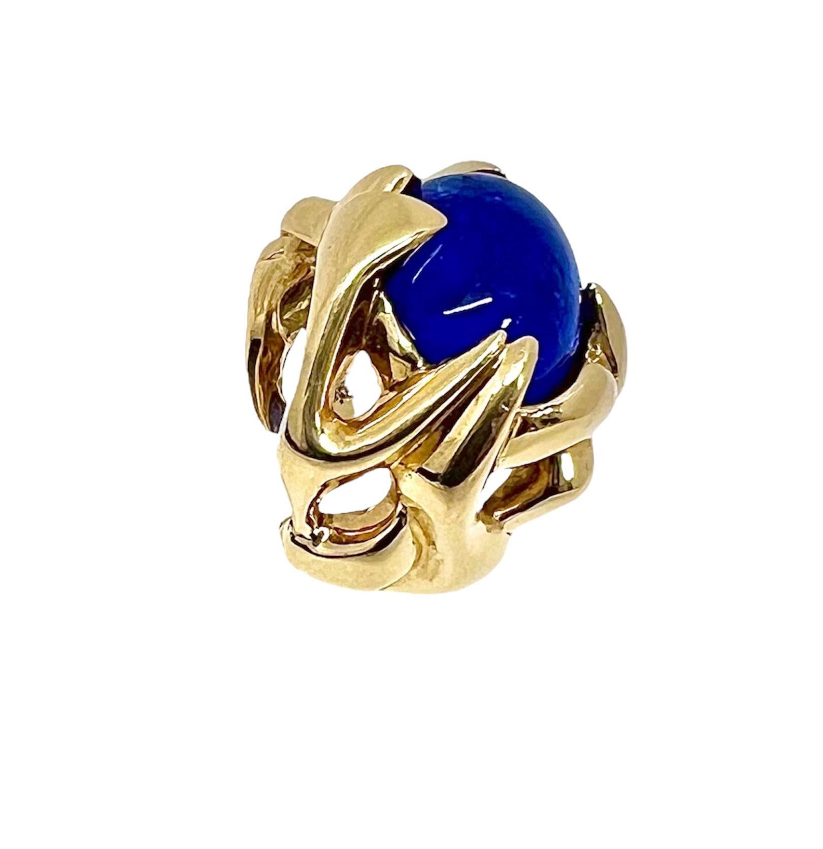 One of a kind Cocktail Ring with 10 Carat Cabochon Tanzanite in 18 Karat Yellow Gold
