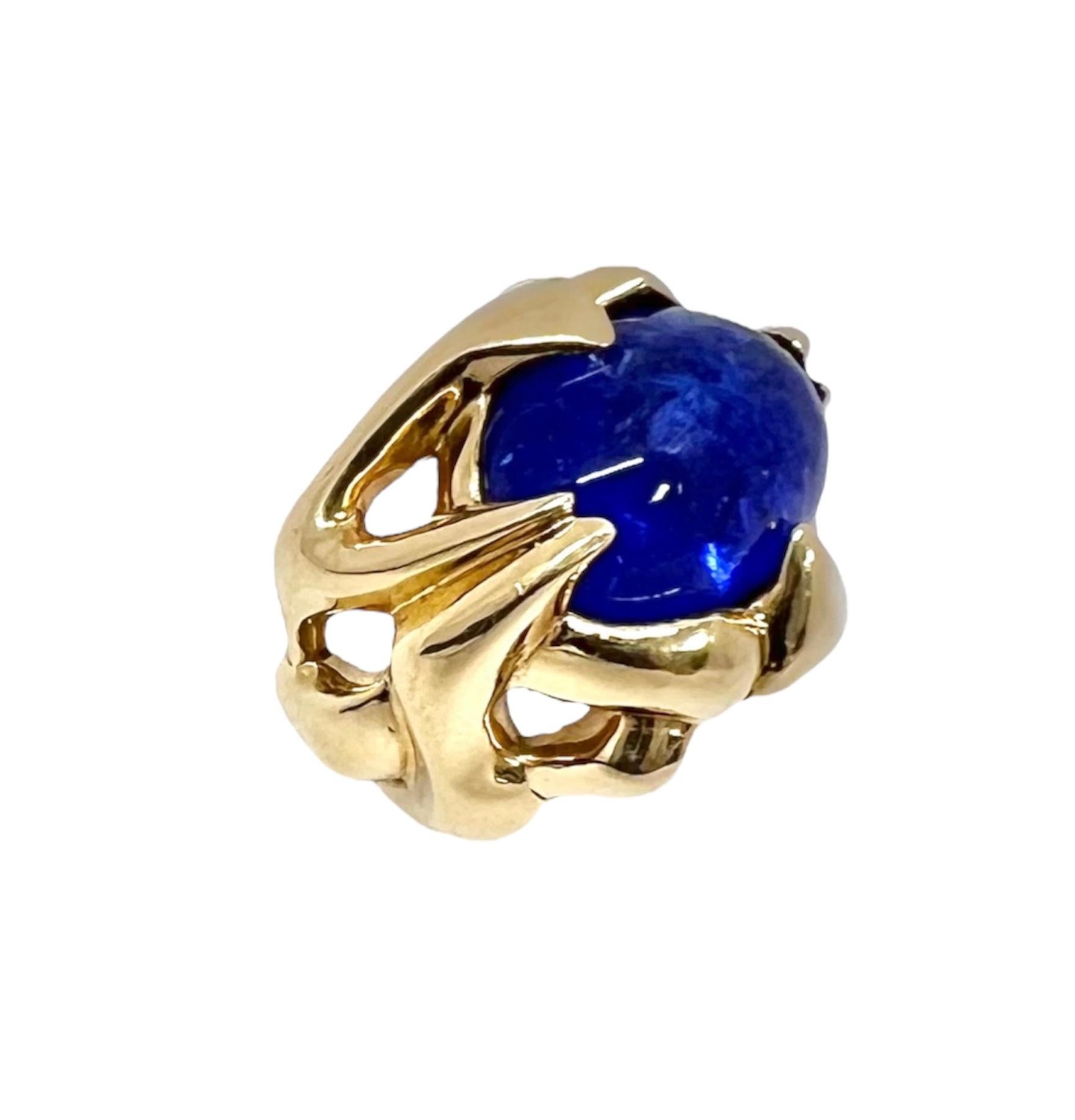 One of a Kind Cocktail Ring with 10 Carat Cabochon Tanzanite In New Condition For Sale In Toronto, CA