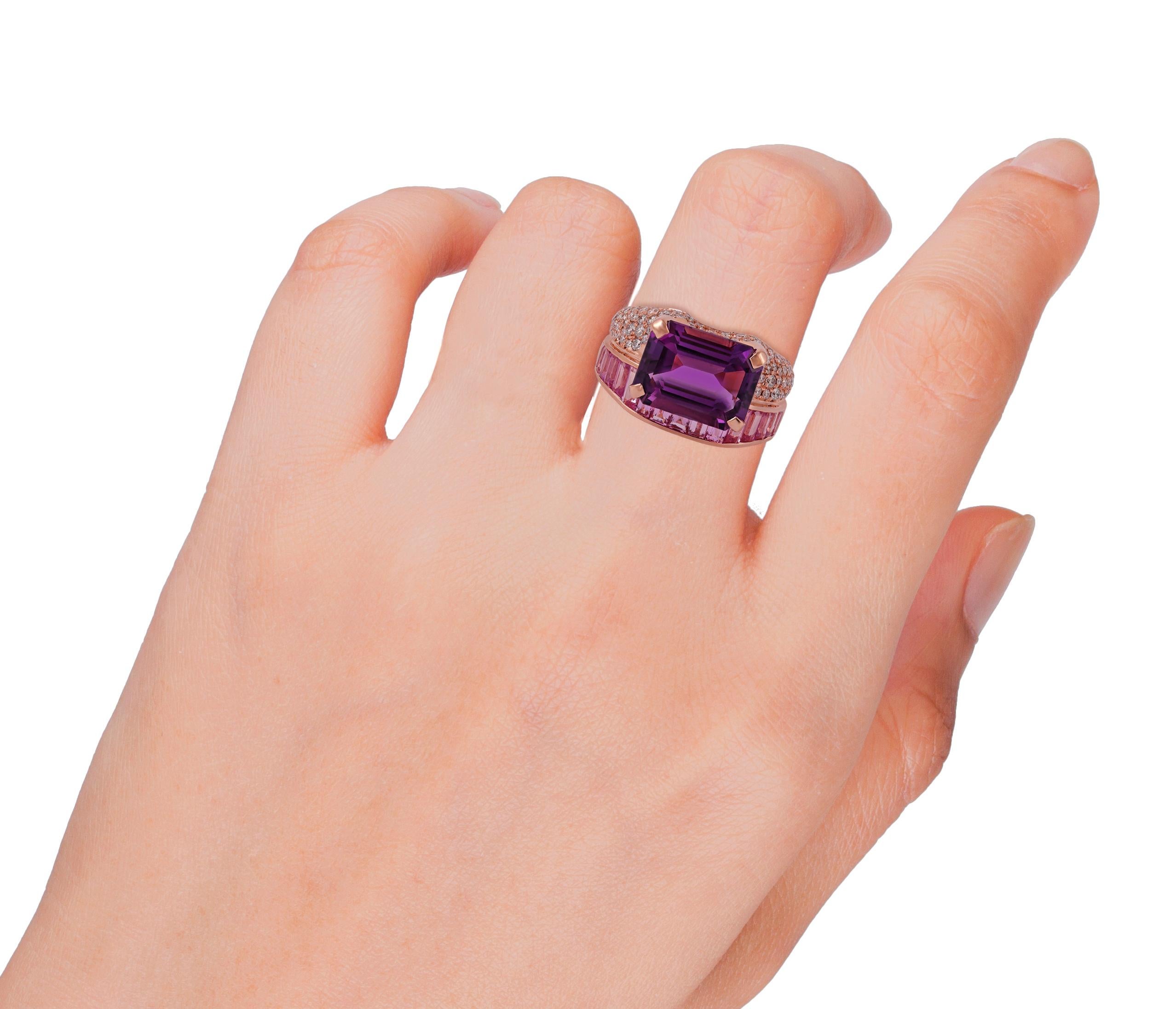 Women's or Men's Clear 6.03 Amethyst , Pink Sapphire & Diamond Ring in 18k Gold For Sale