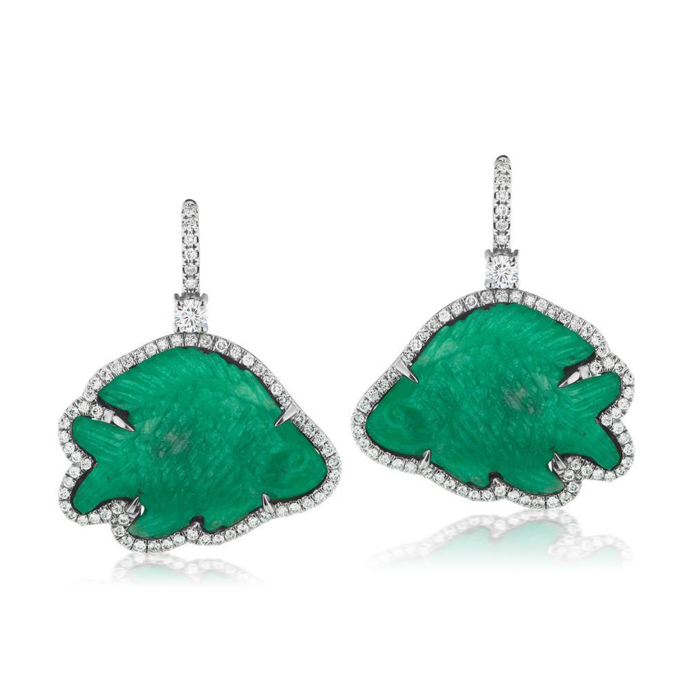 18k White Gold 25.92ct Colombian Emerald and 2.14ct Diamond Fish Design Earring

A pair of unique Fish Shape Carving Emeralds hang from a simple
diamond setting for a fun and funky style.
Item: # 03633
Metal: 18k W
Color Weight: 25.92 ct.
Diamond