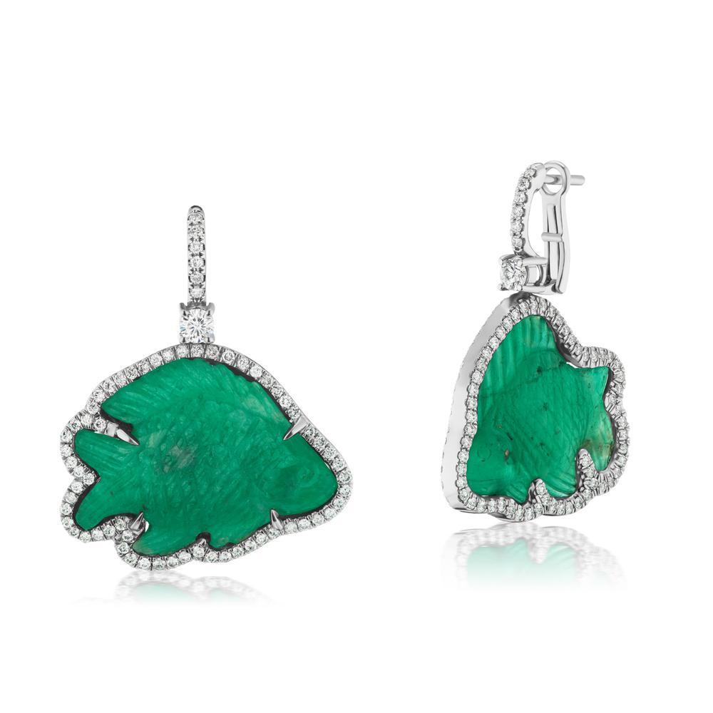Modern 18k White Gold 25.92ct Colombian Emerald and 2.14ct Diamond Fish Design Earring For Sale