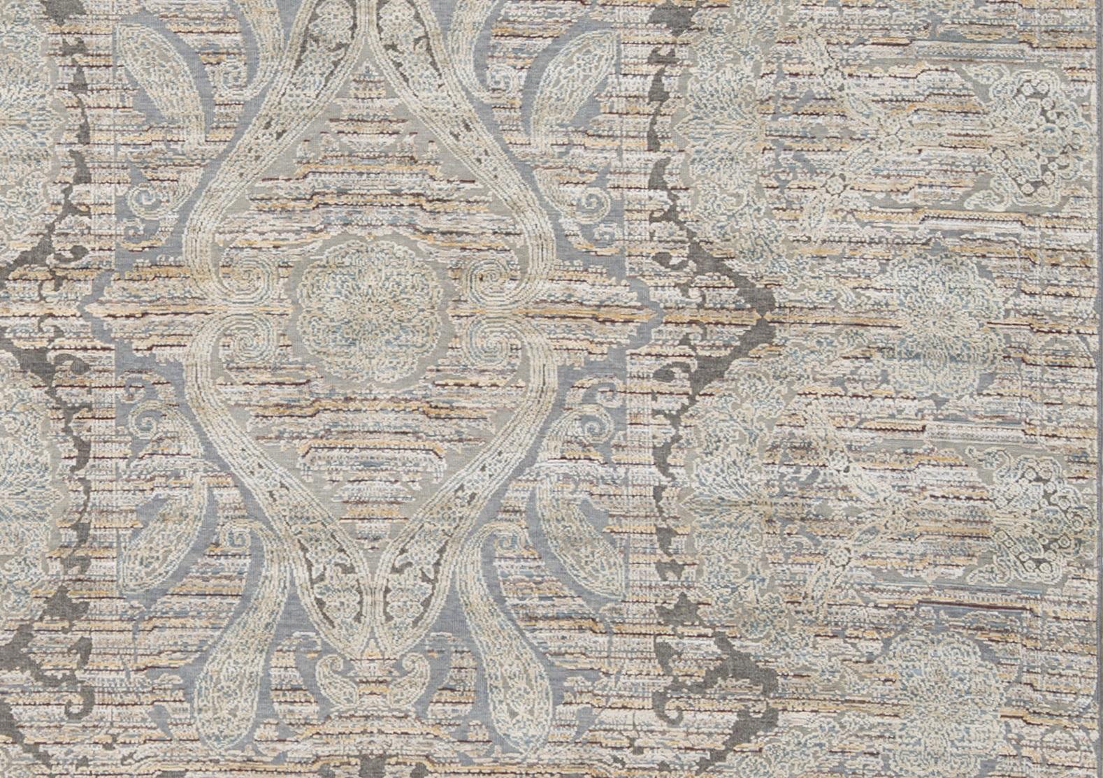 Die Canterbury-Kollektion wird mit einer Kombination aus echter Seide und Wolle auf die nächste Stufe gehoben, um einen zusätzlichen Hauch von echtem Luxus zu schaffen. Diese fesselnden Übergangsdesigns haben einen tief ausgeschnittenen