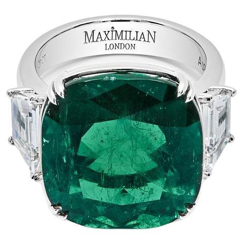 One-of-a-Kind Cushion-Cut Emerald Ring With Diamonds For Sale
