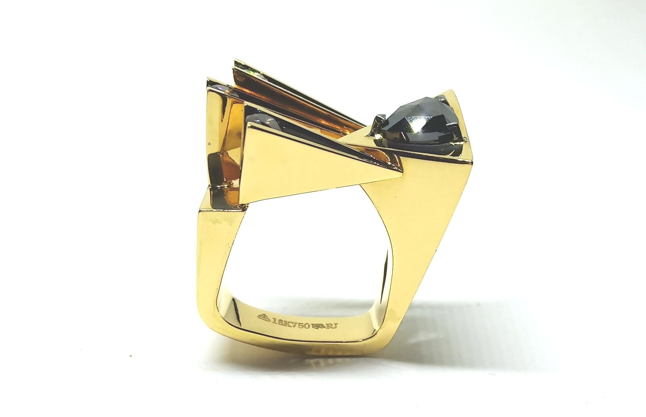 Contemporary One Of a Kind Round Brown and Black Rose Cut Diamond 18 Karat Gold Fashion Ring For Sale