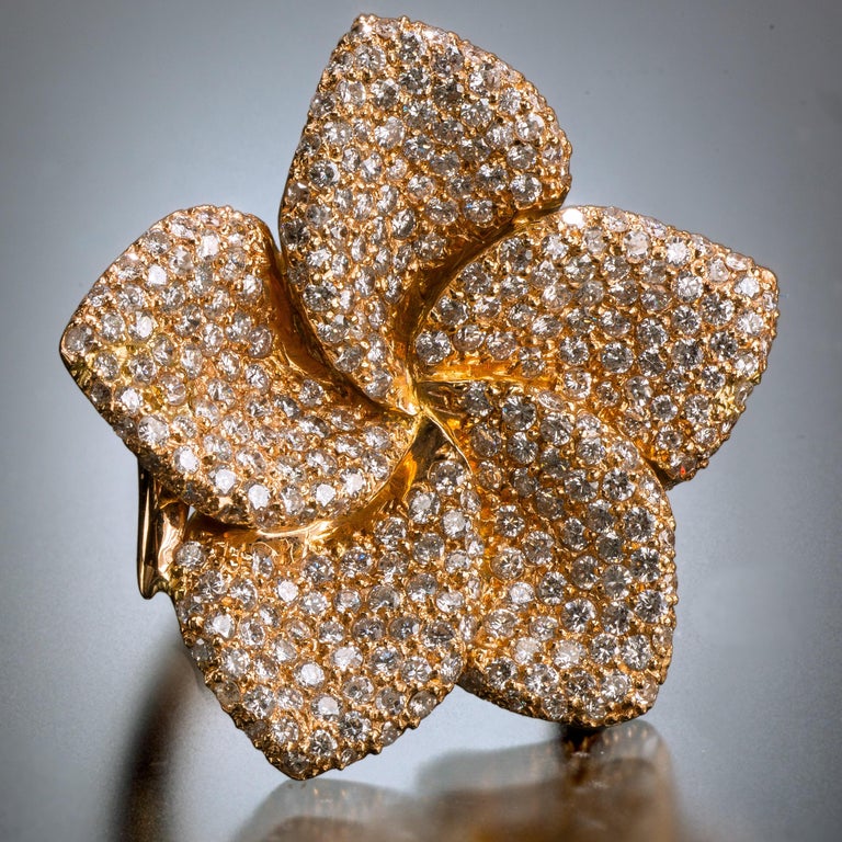 Round Cut One of a Kind Diamond Magnolia Ring For Sale