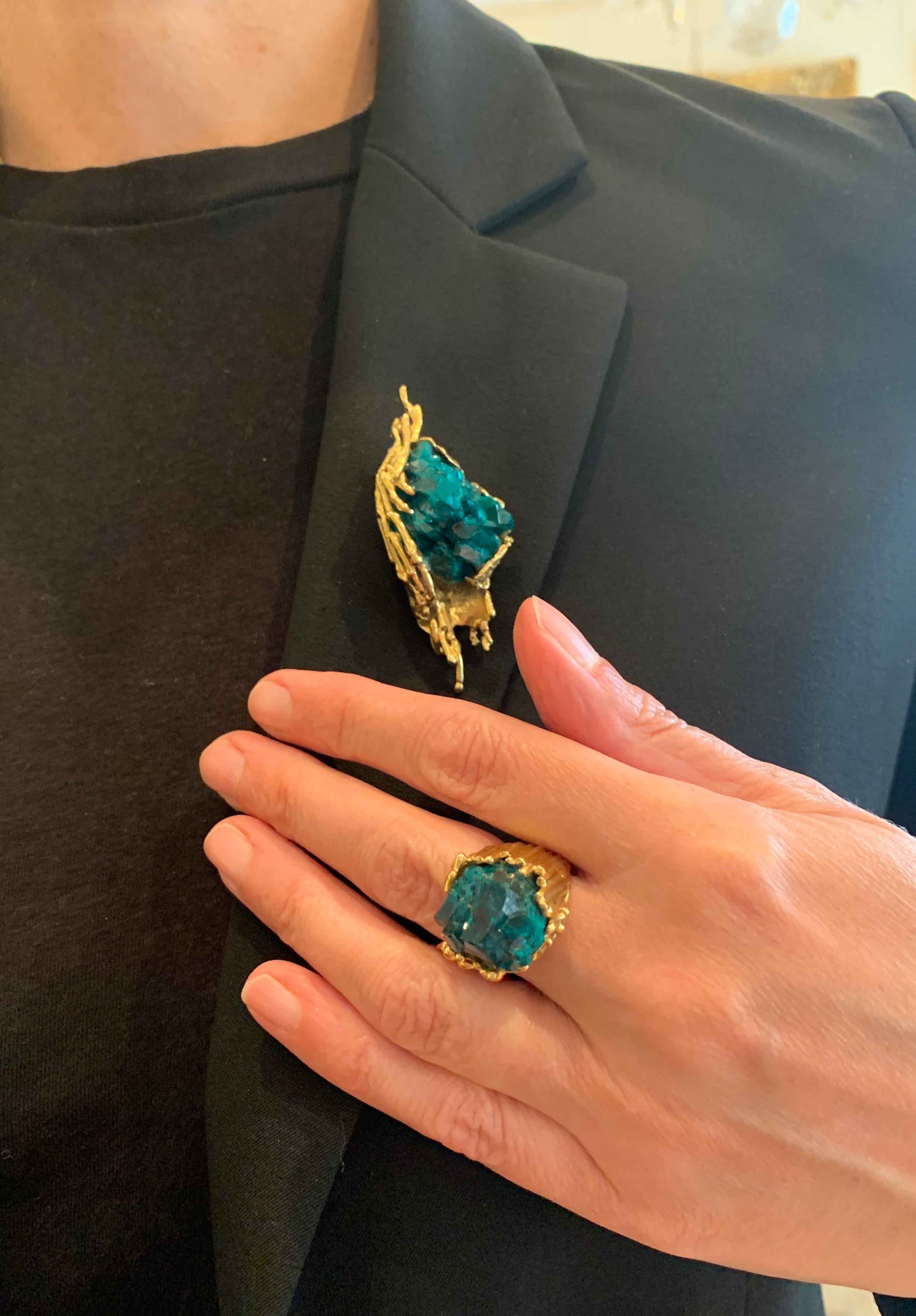 One of a Kind Dioptase Yellow Gold Granite 18 Carats Brooch Signed Roland Schad In Good Condition For Sale In Paris, FR